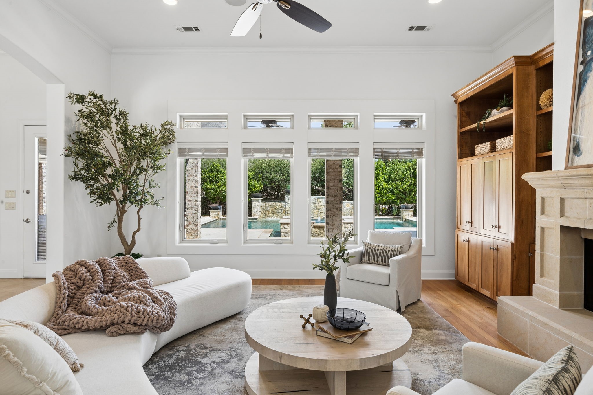 1701 Live Oak Lane