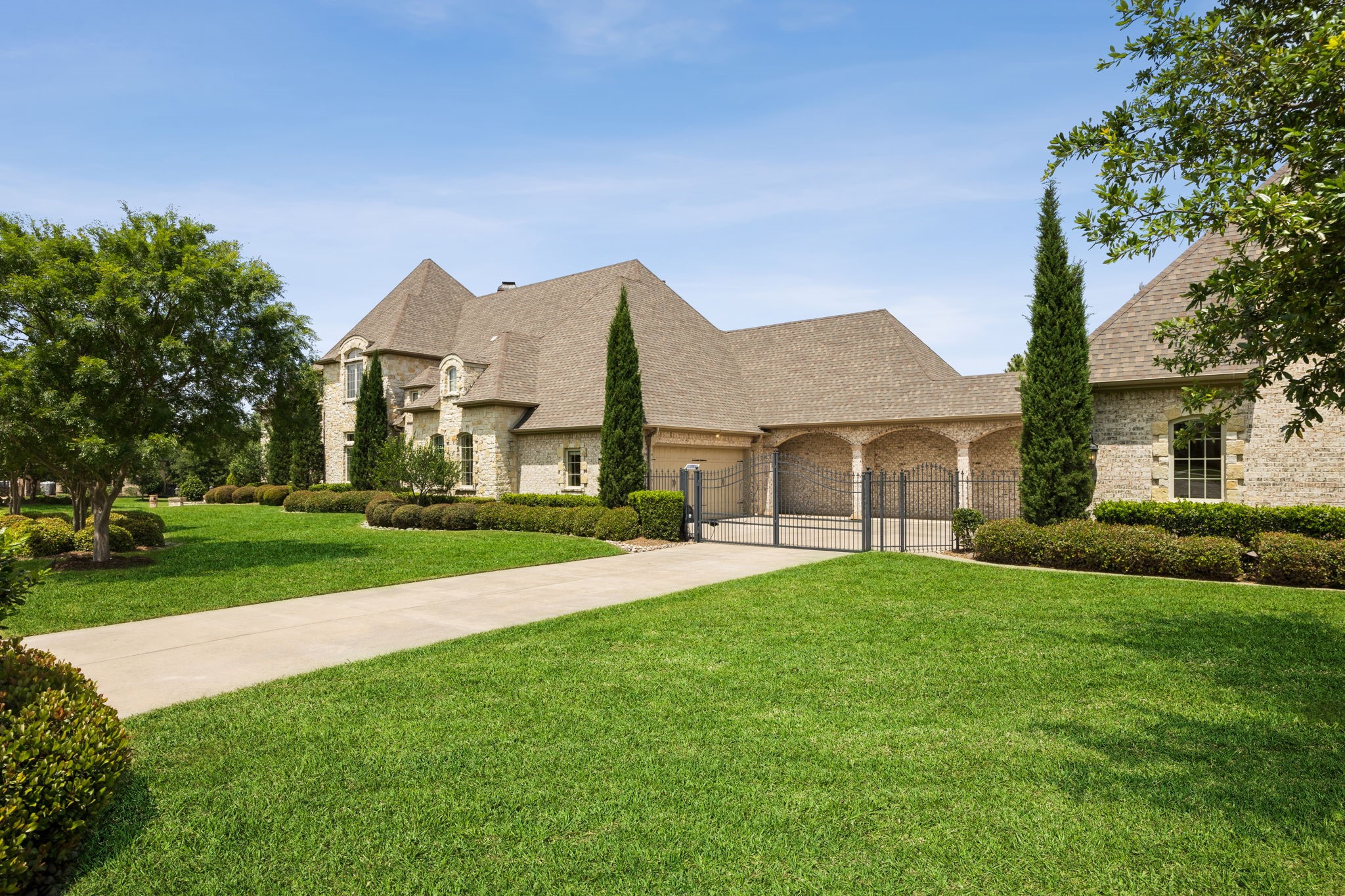 1701 Live Oak Lane