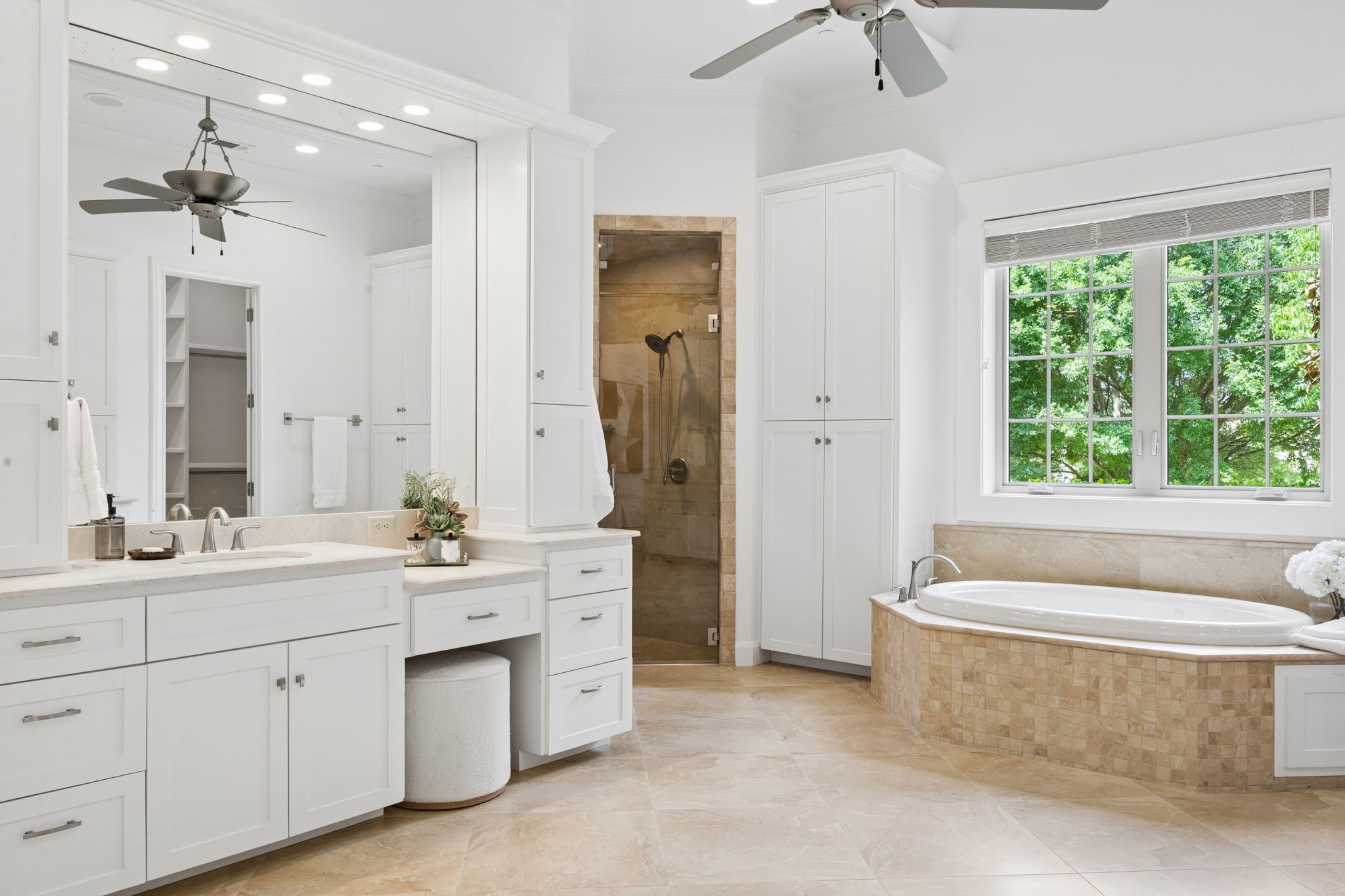 1701 Live Oak Lane