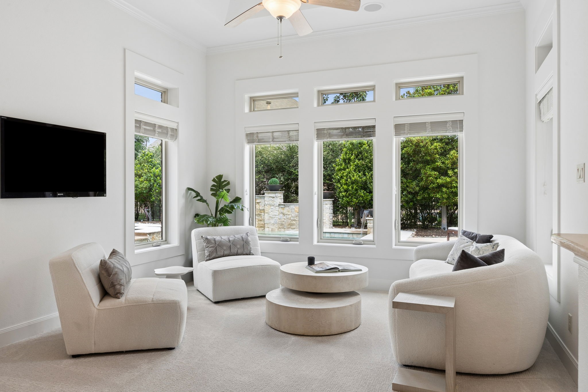 1701 Live Oak Lane