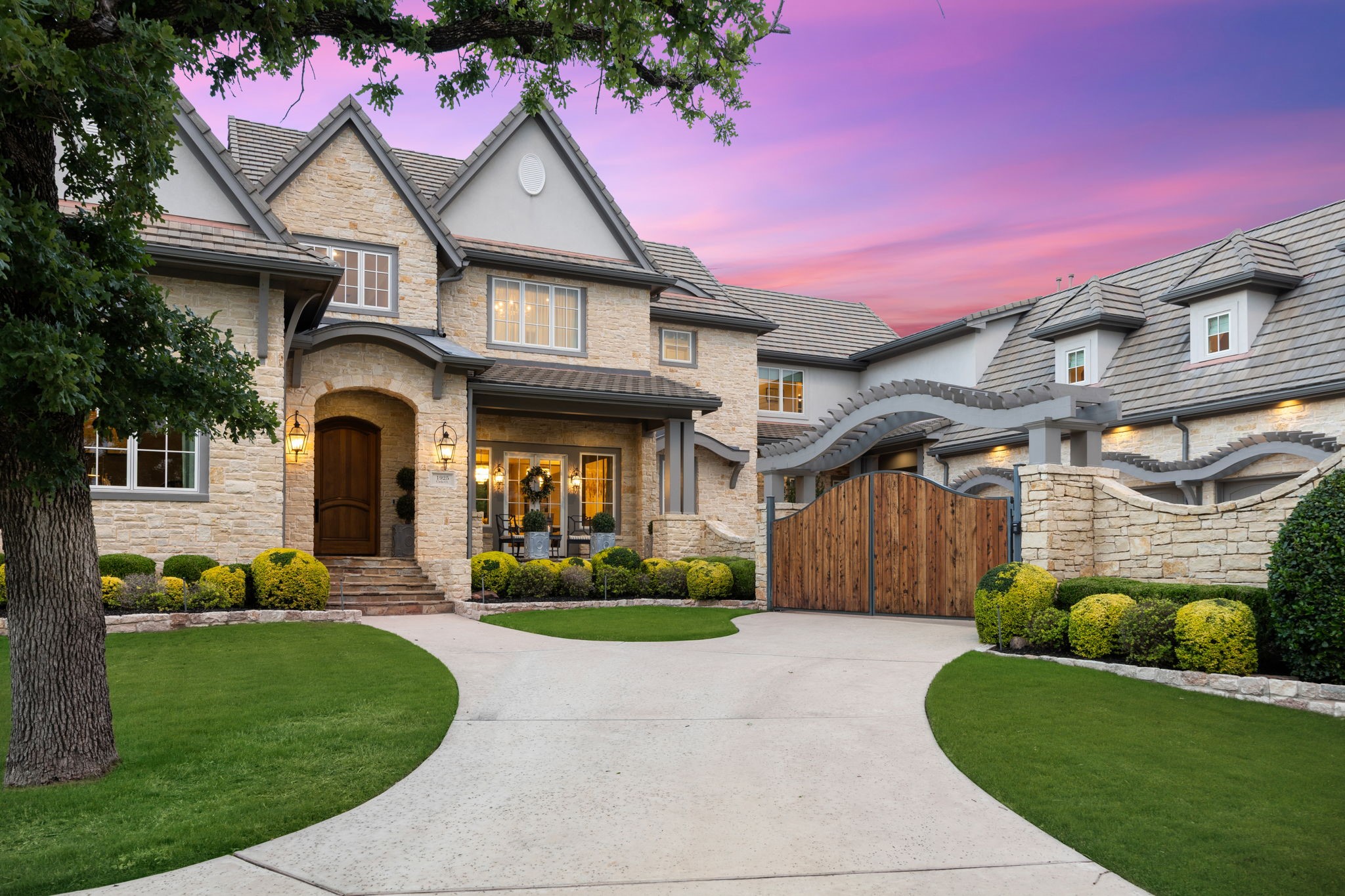 1925 Cielo Court