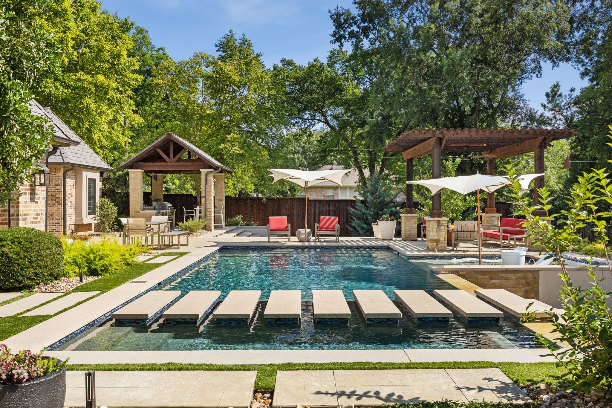 1500 Glenmeade Court