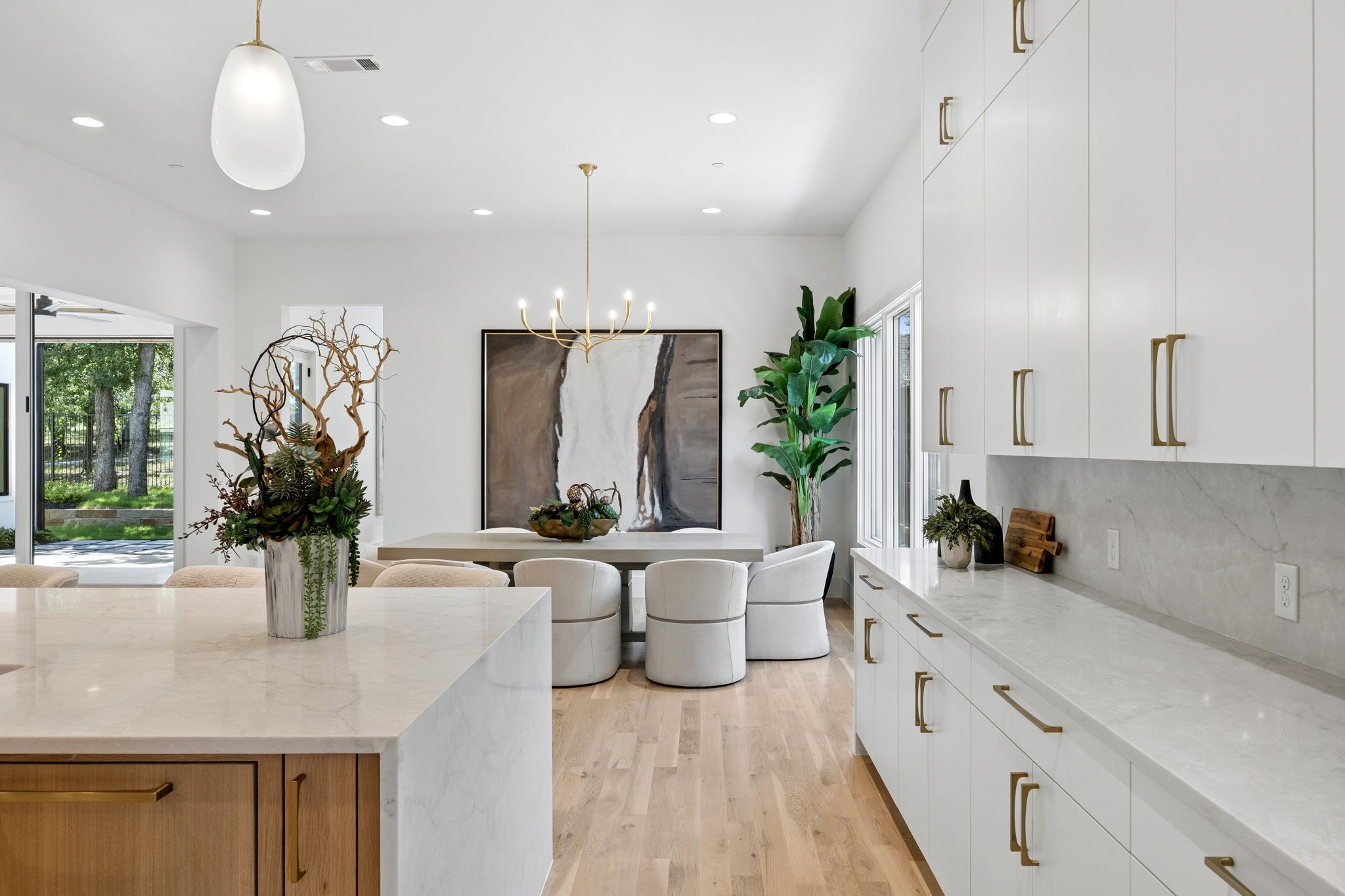 225 Metairie Lane