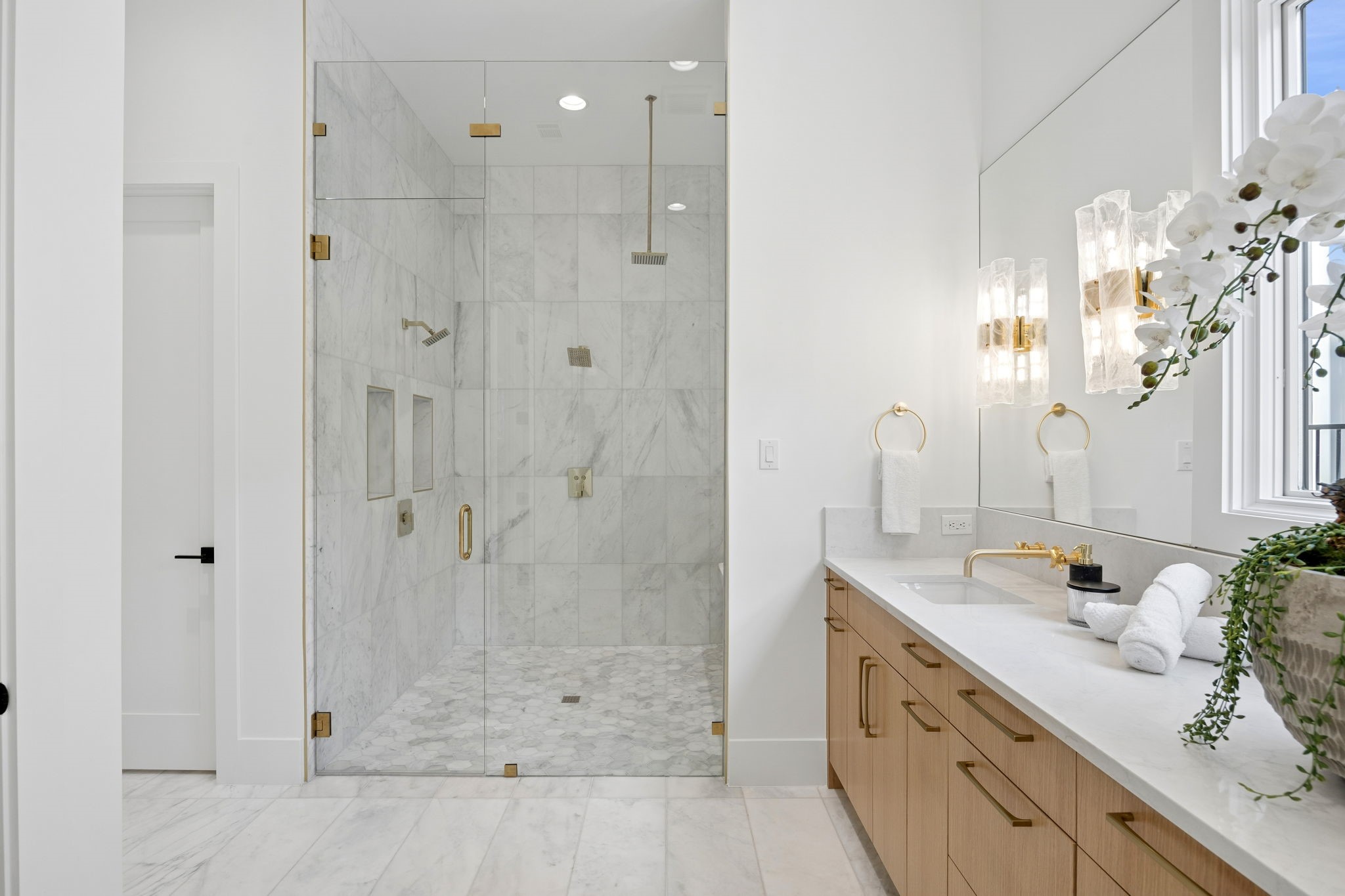 225 Metairie Lane