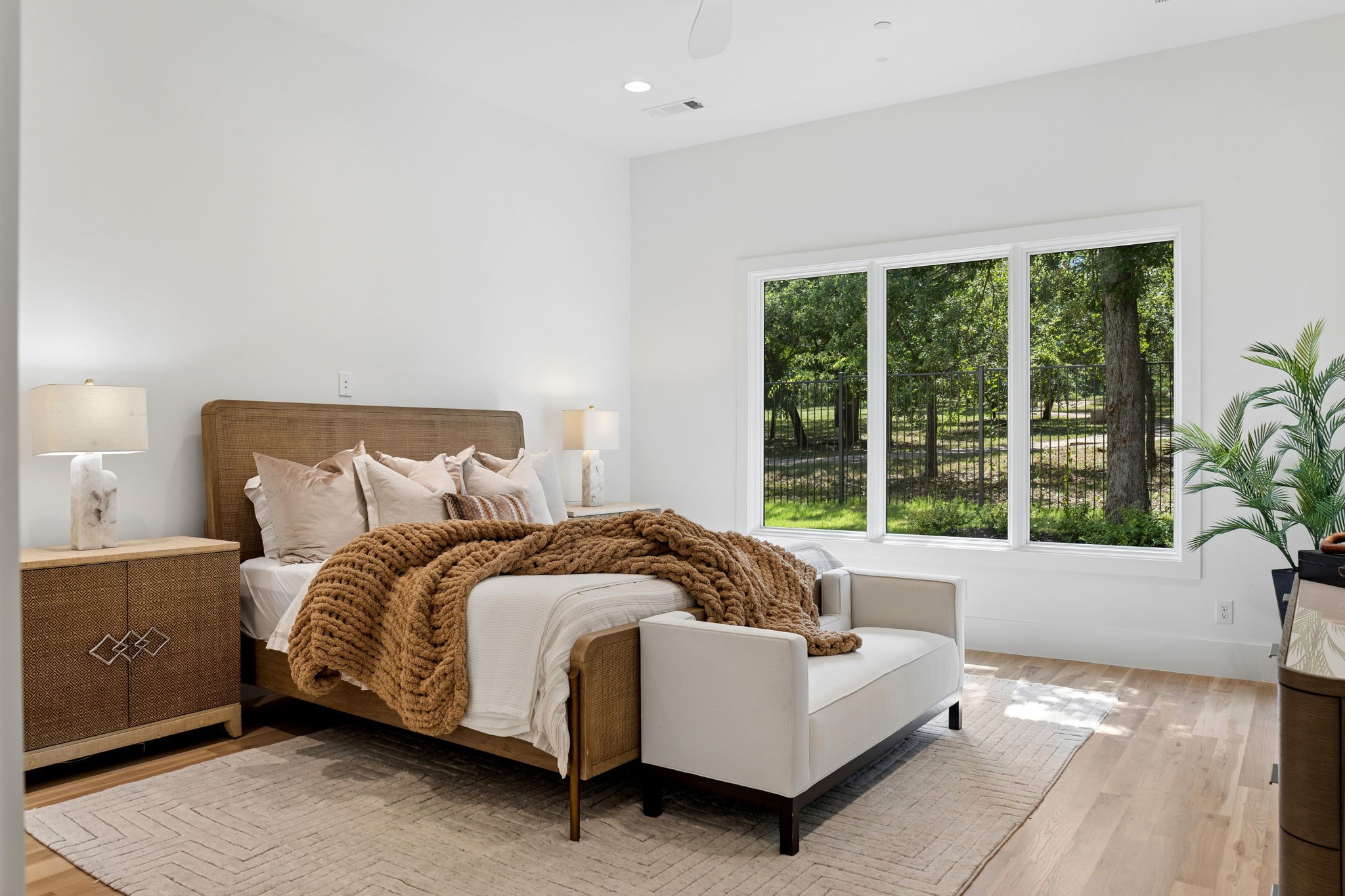 225 Metairie Lane