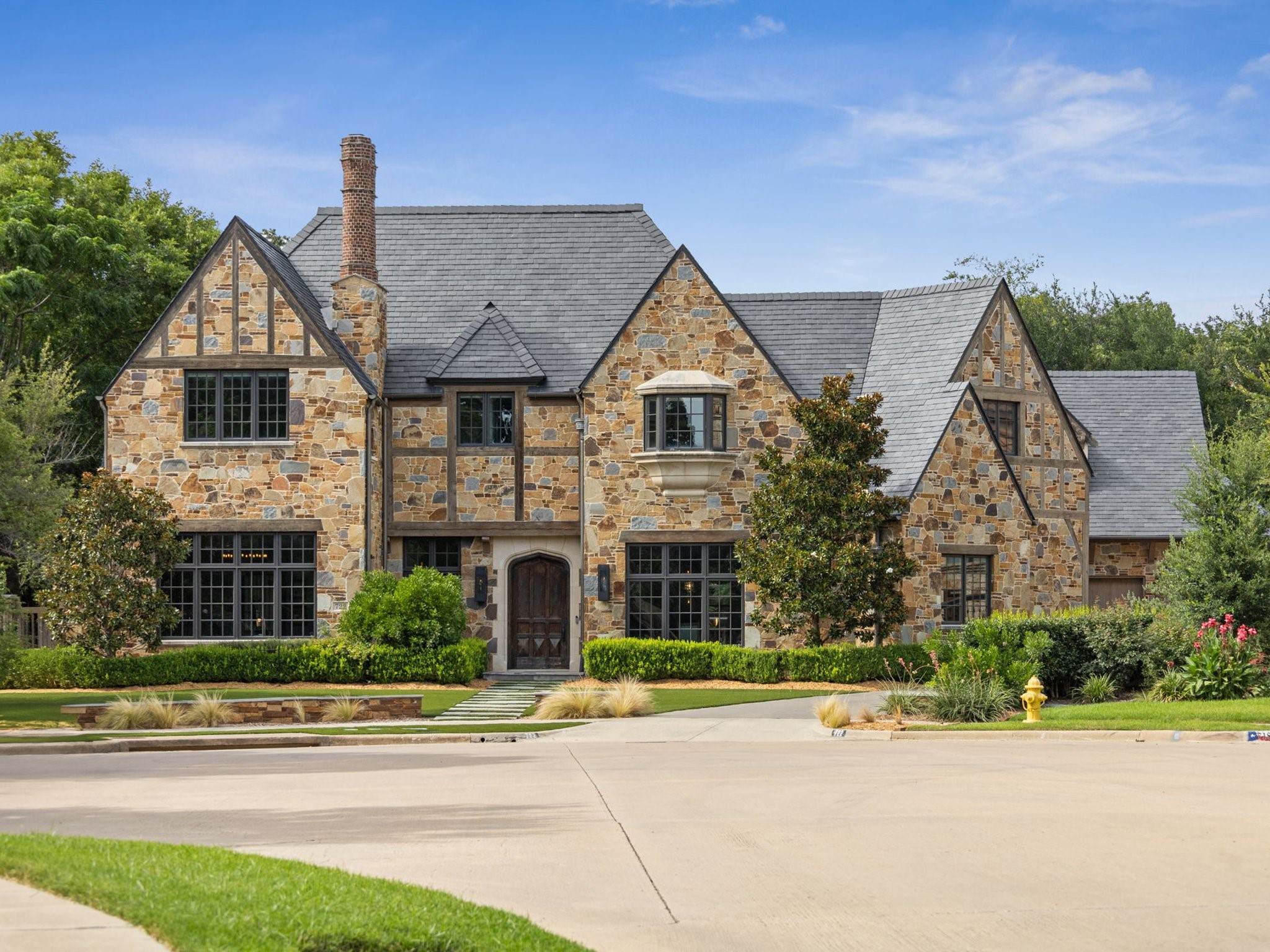 722 Inglenook Court