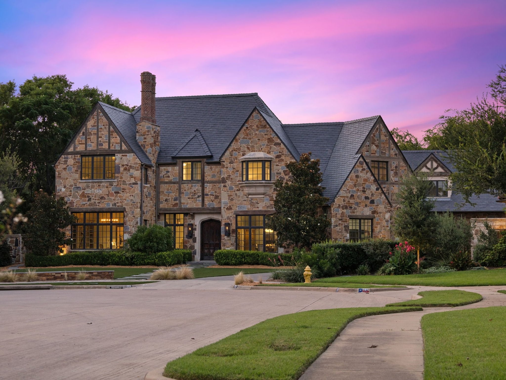 722 Inglenook Court