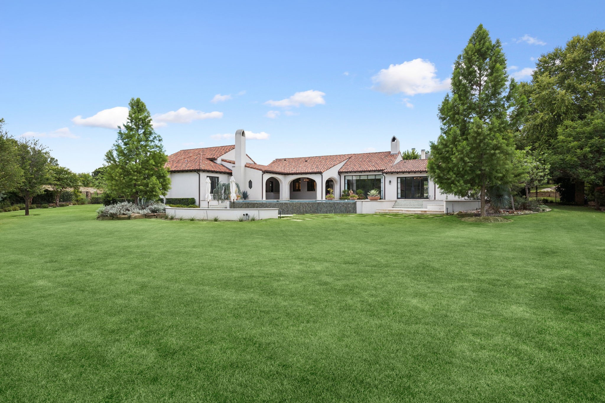 2000 Brazos Court