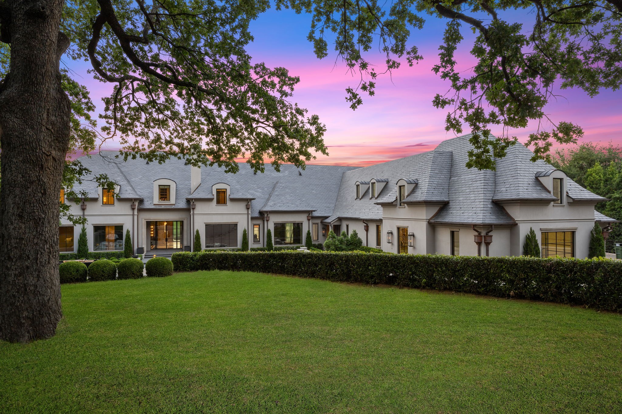 1112 Post Oak Place