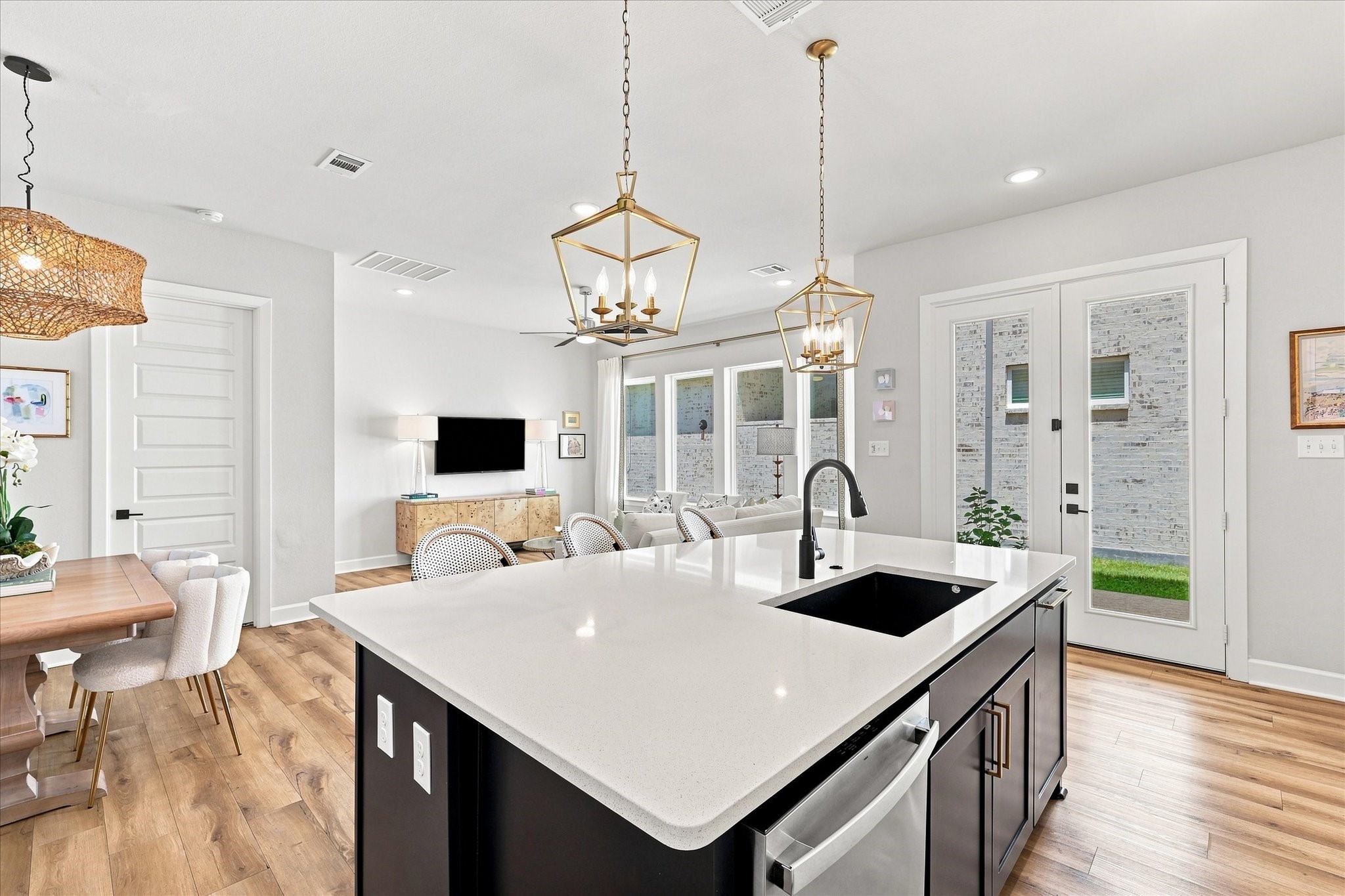 6132 Mayfair Mews