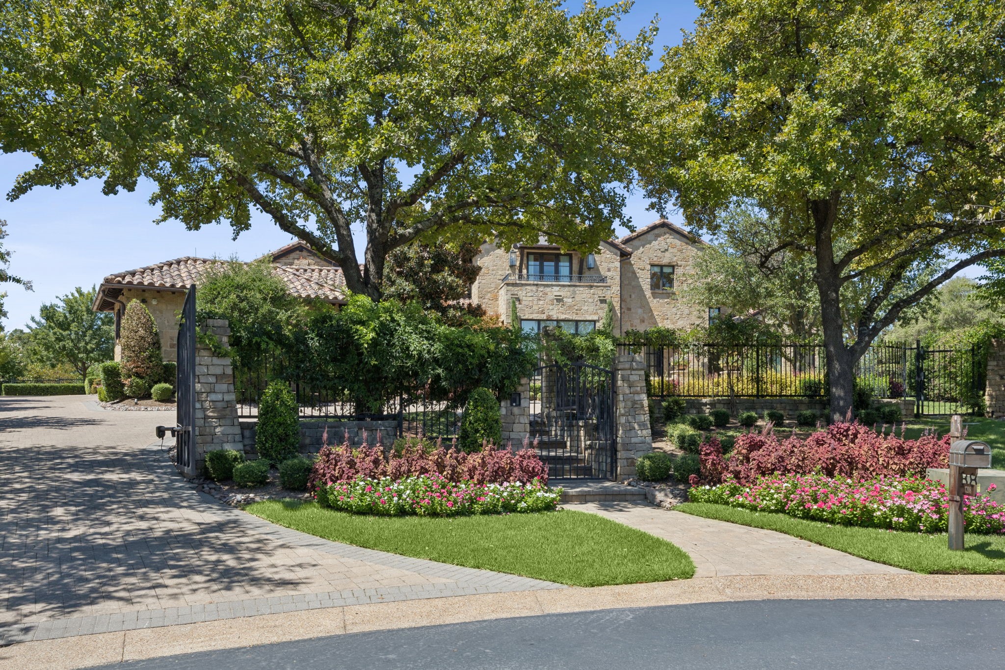 1208 Perdenalas Trail