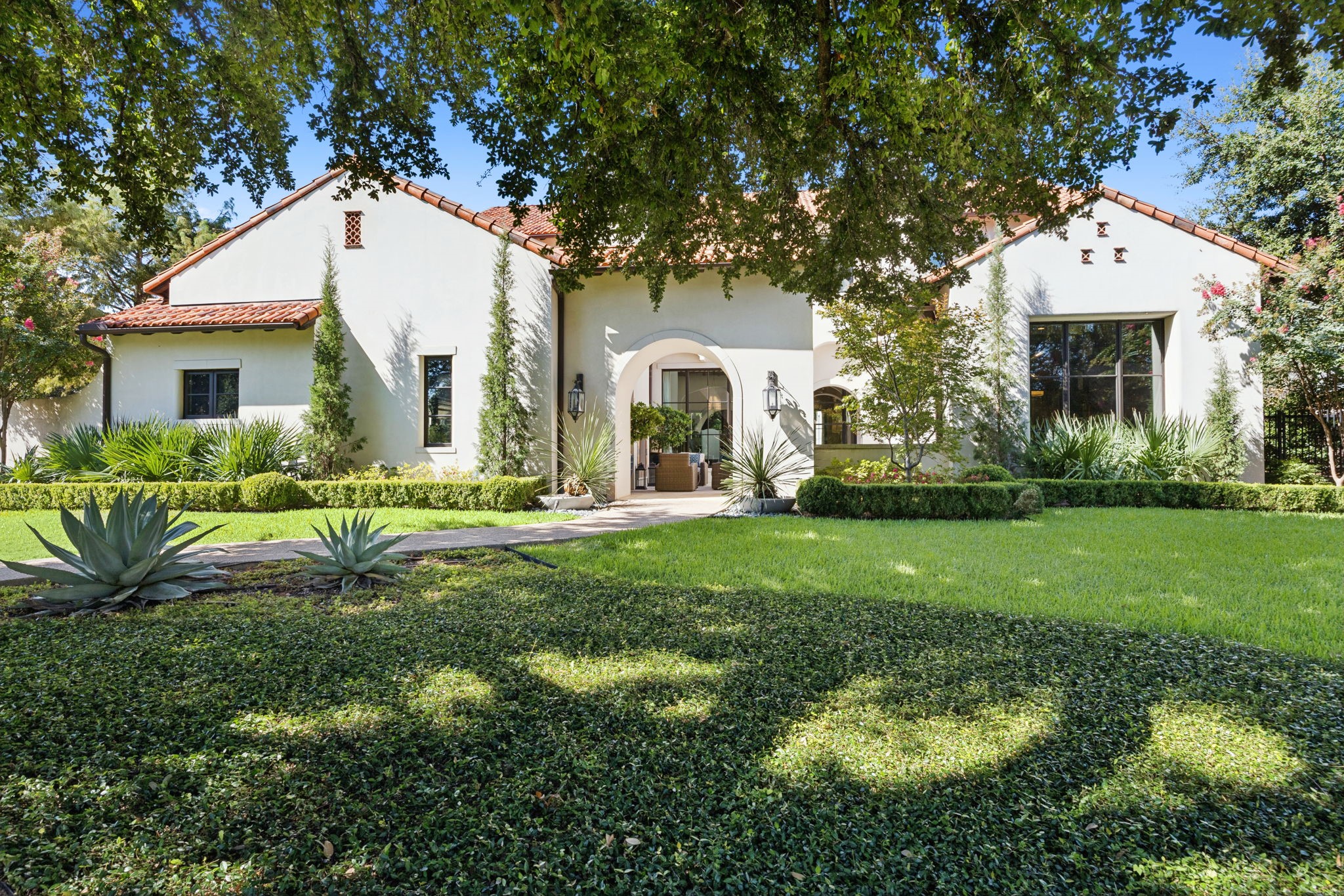 1402 Fountain Grass Court