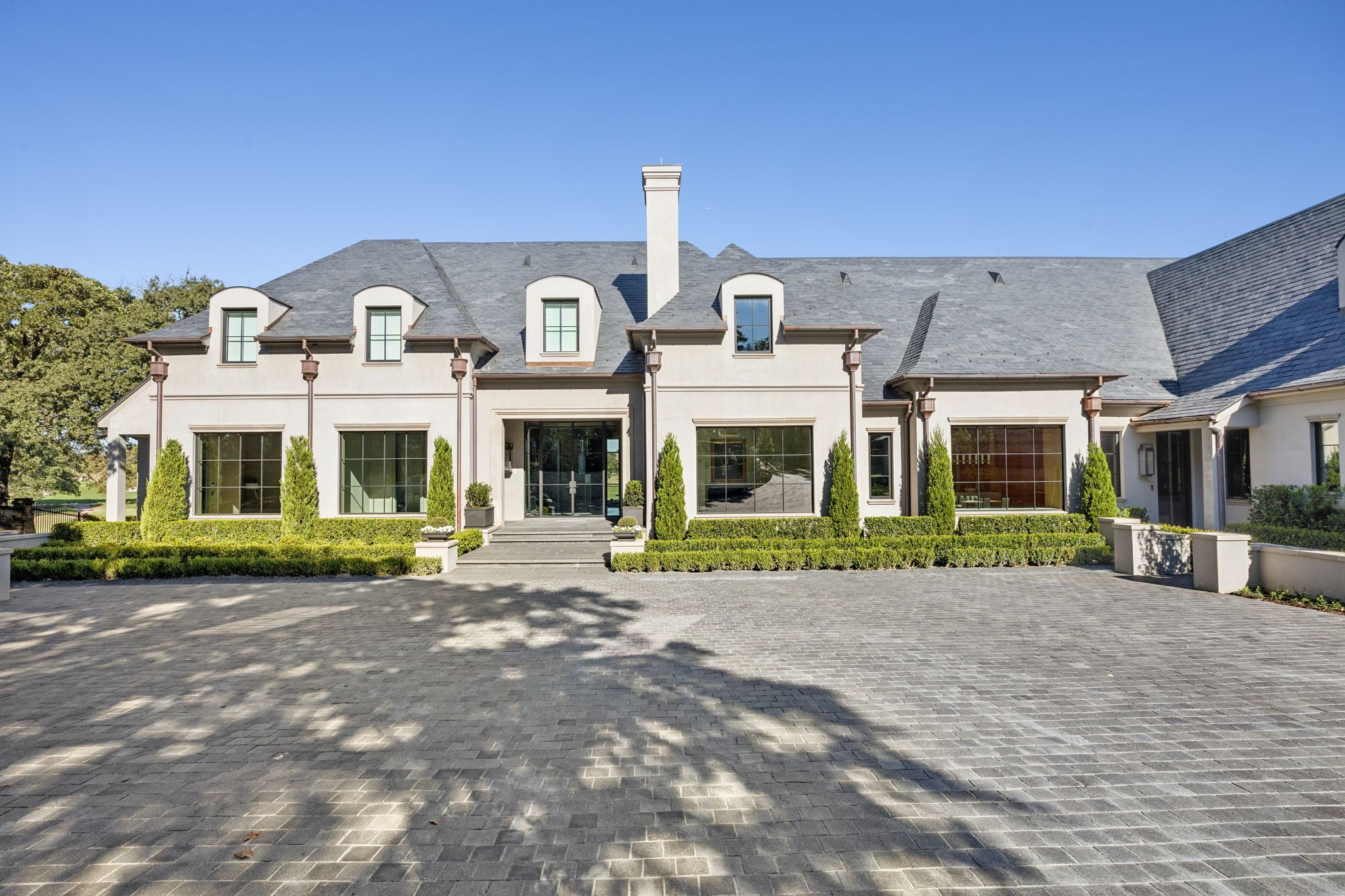 1112 Post Oak Place