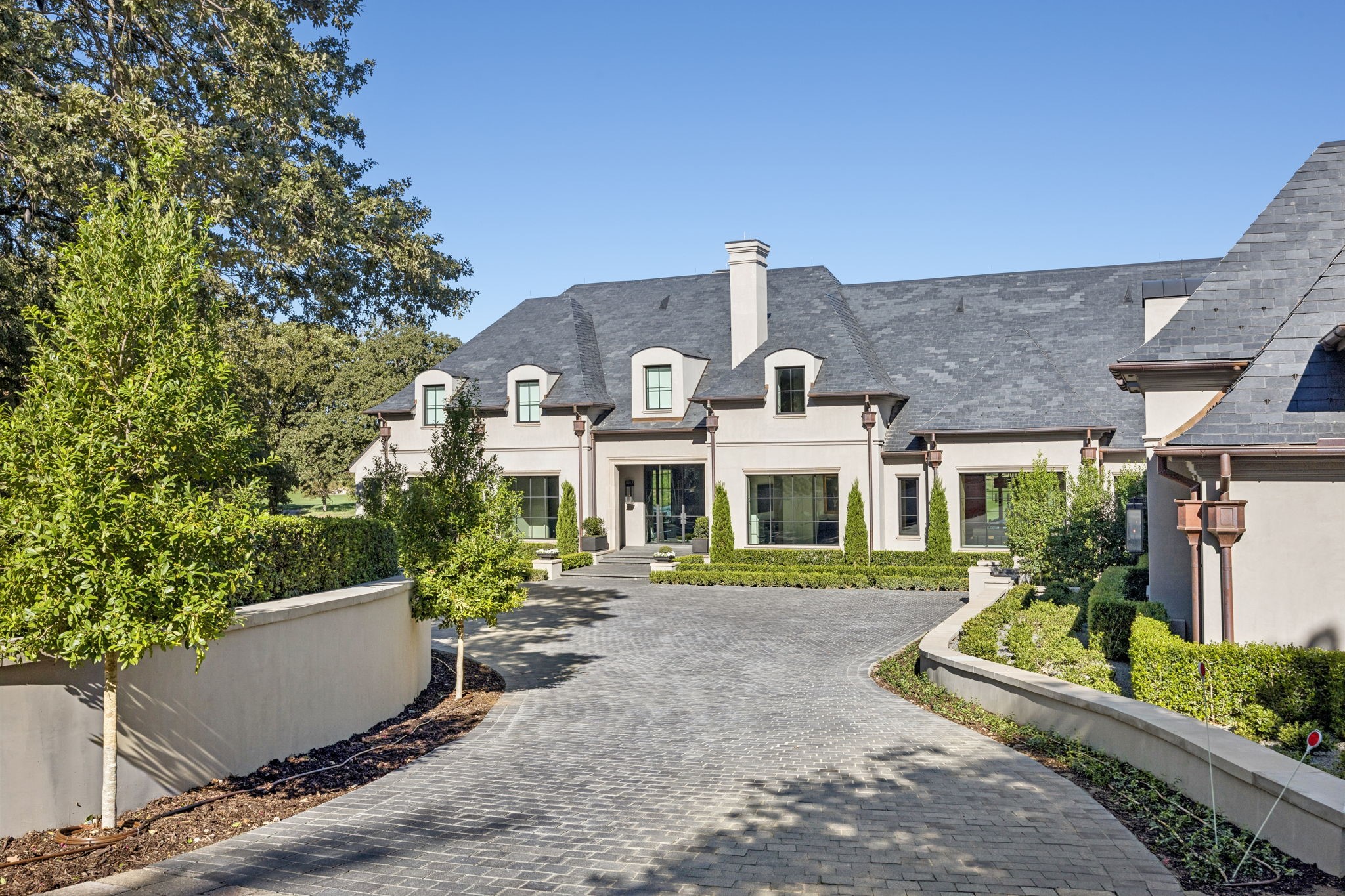 1112 Post Oak Place
