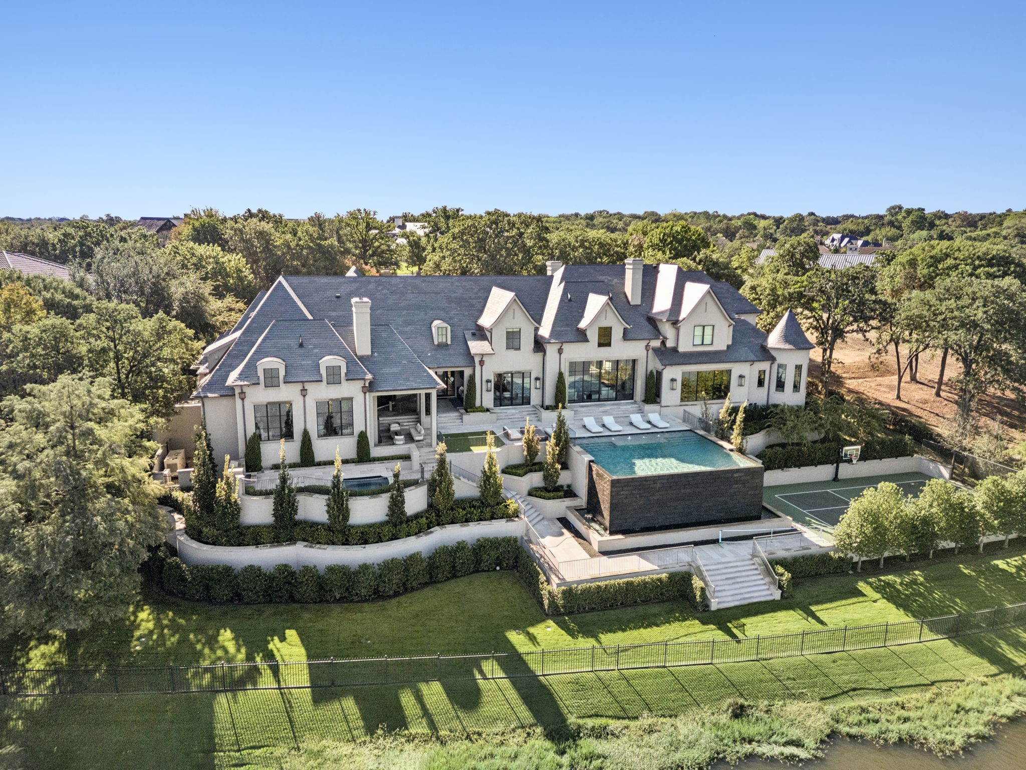 1112 Post Oak Place