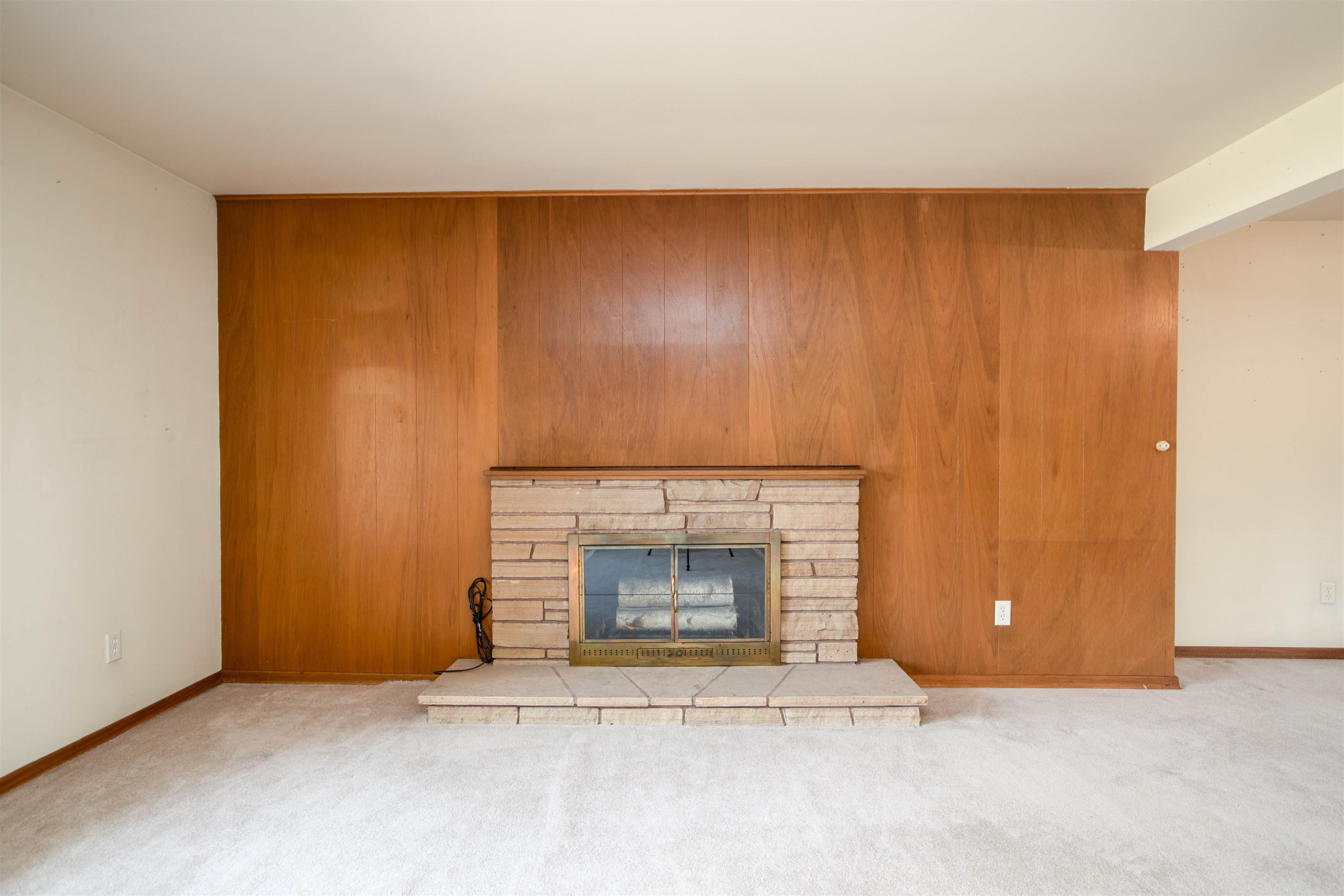 1728 E PINECREST Rd