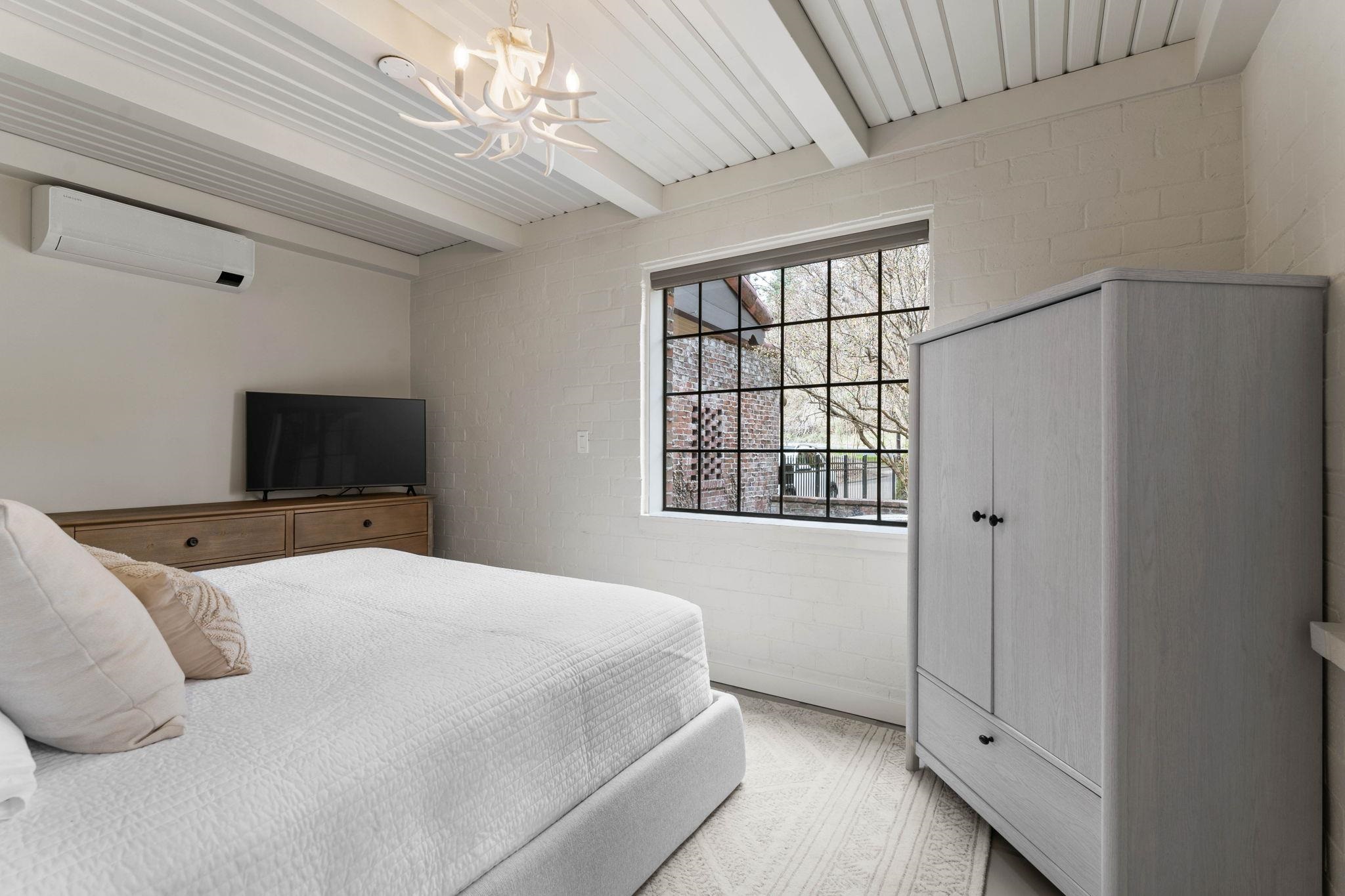 1605 S Rockwood Blvd