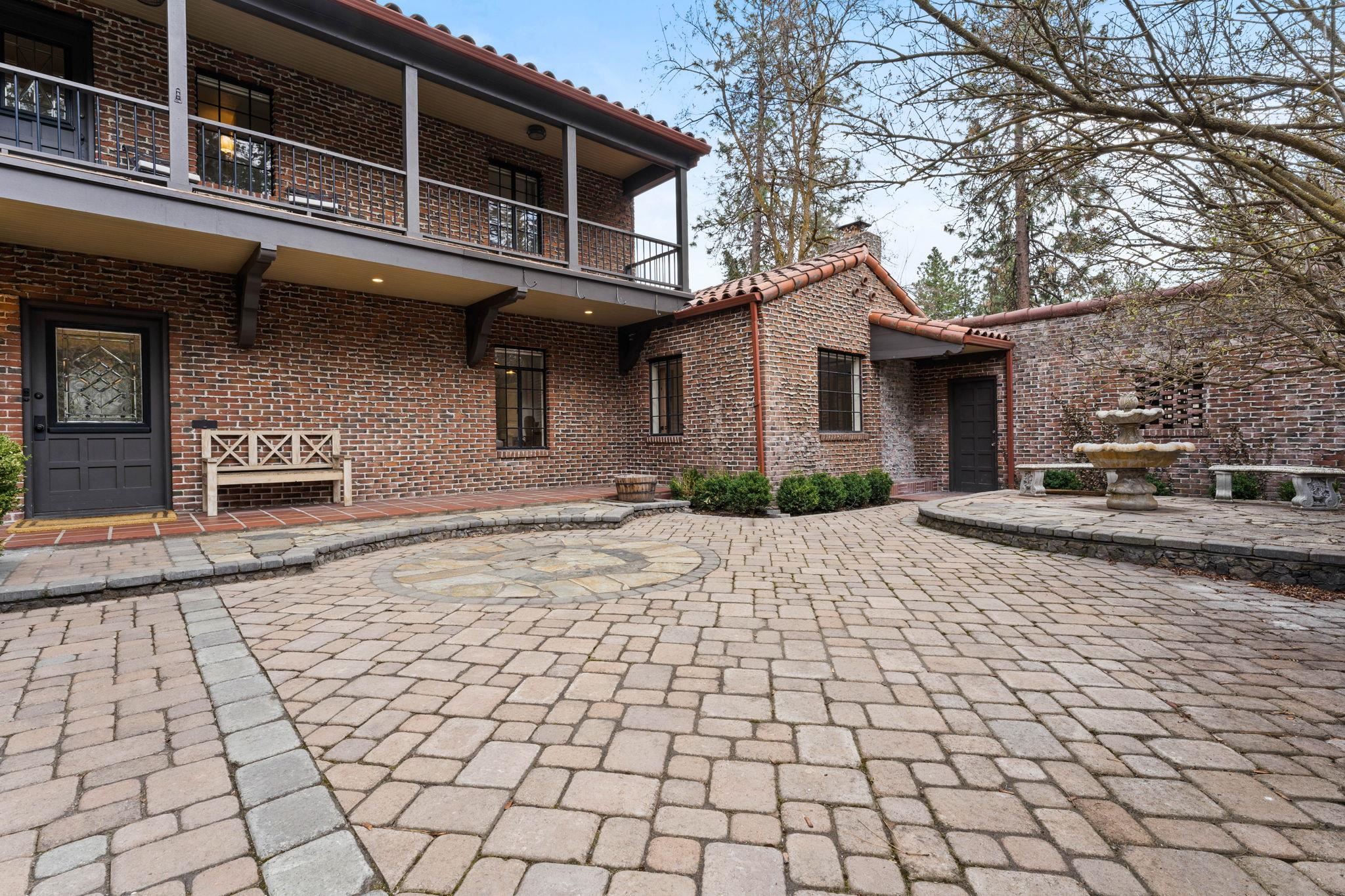 1605 S Rockwood Blvd