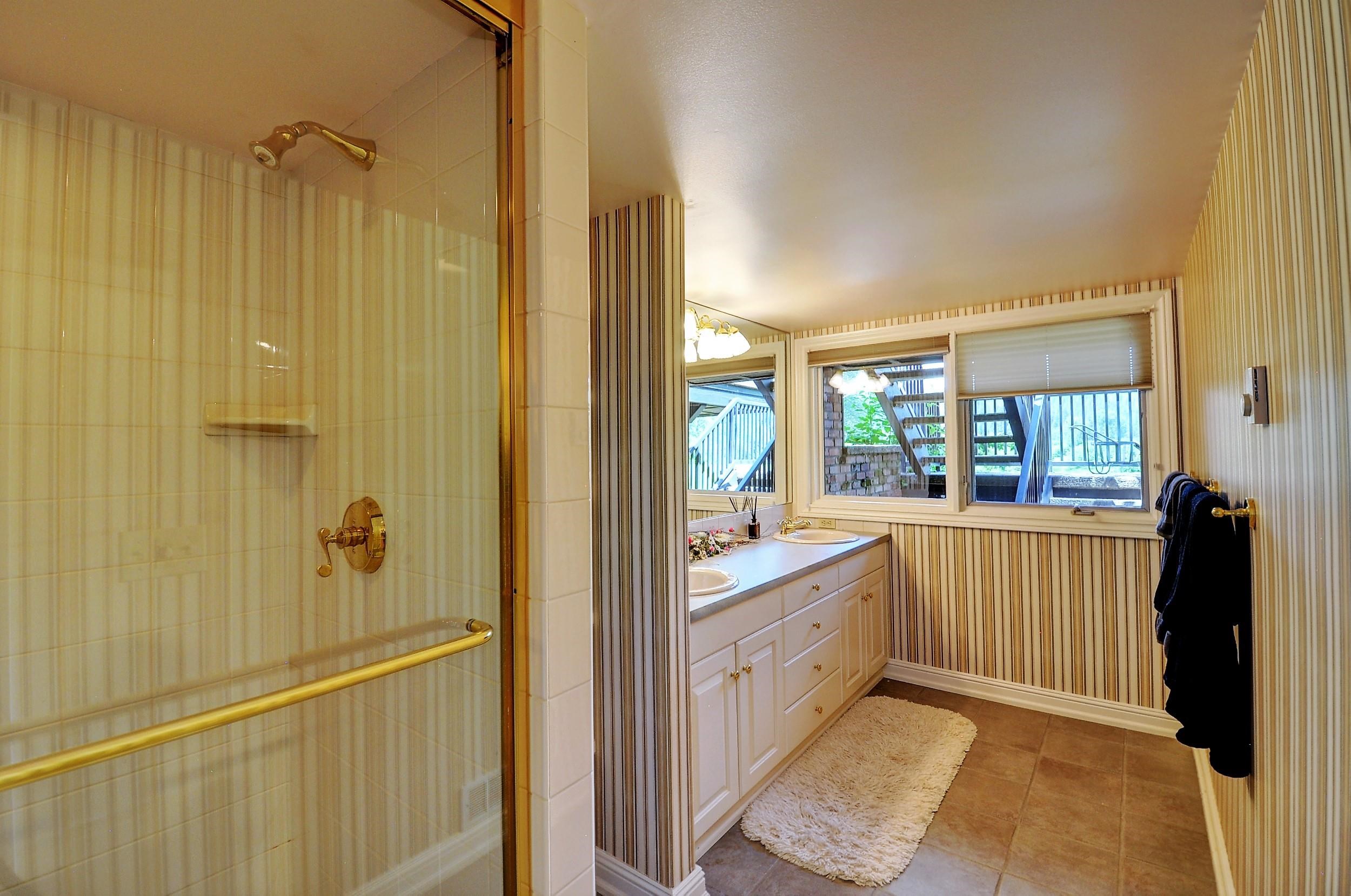 12719 N VISTAWOOD Ct