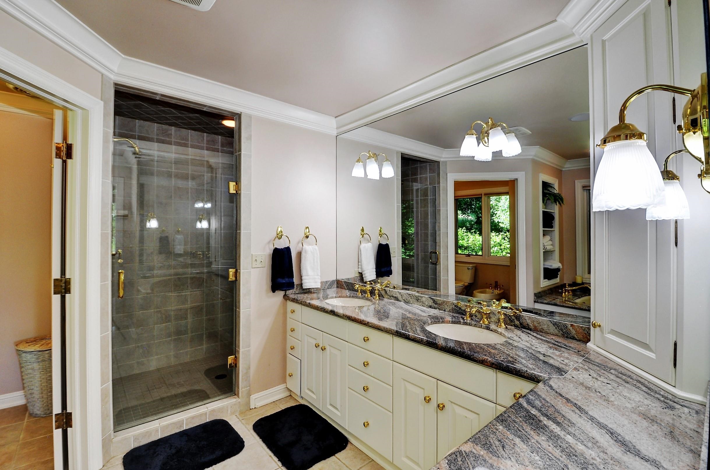 12719 N VISTAWOOD Ct