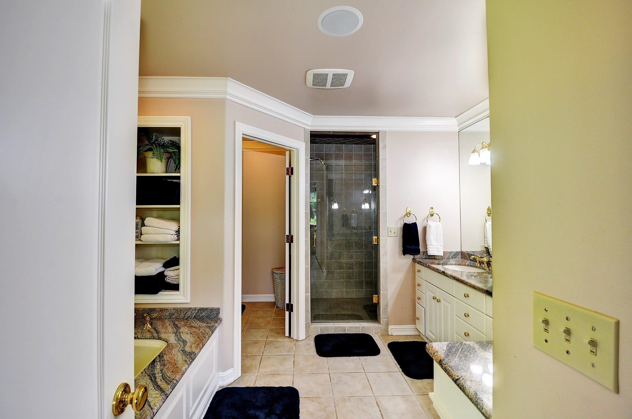 12719 N VISTAWOOD Ct