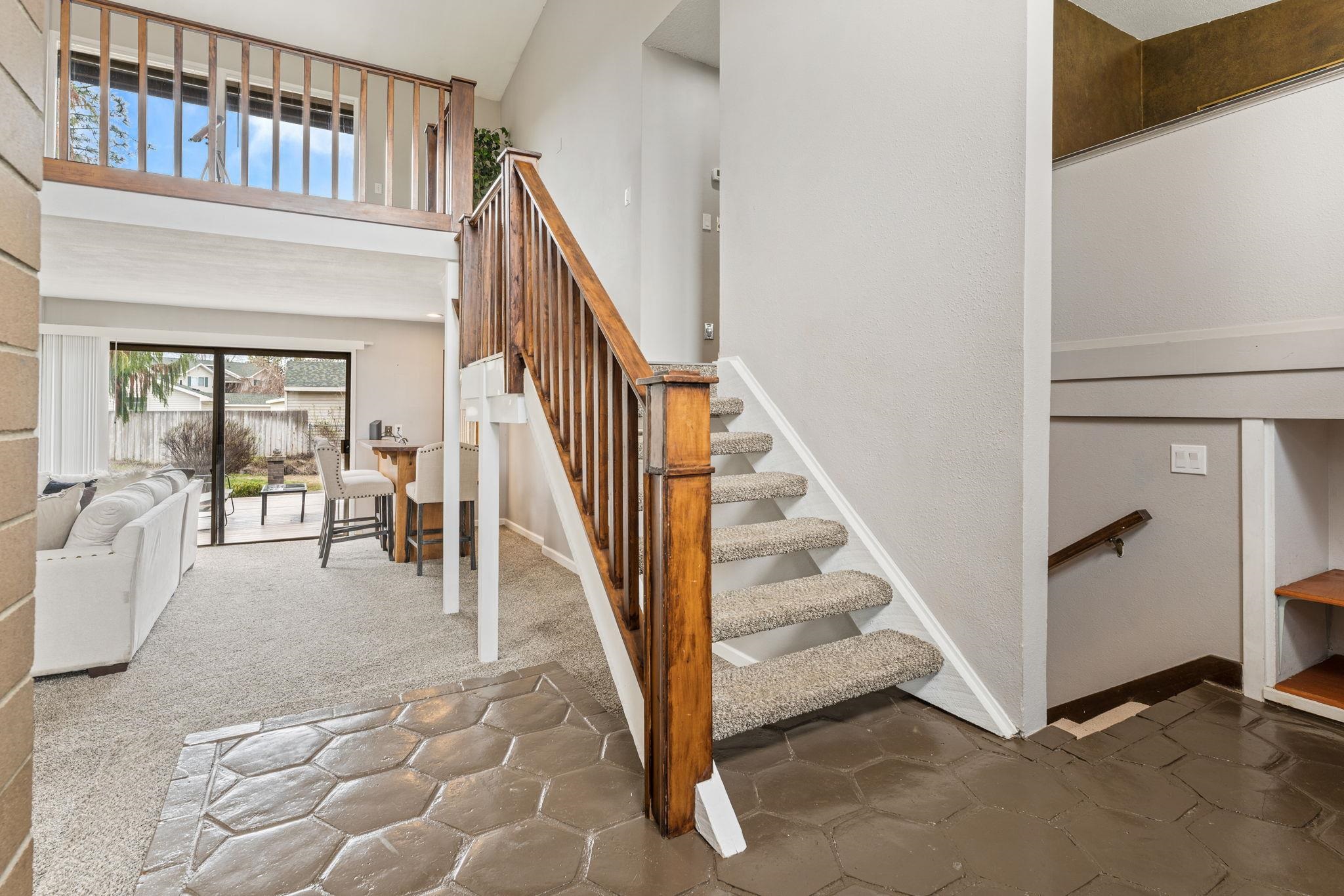 1012 S Carousel Ln
