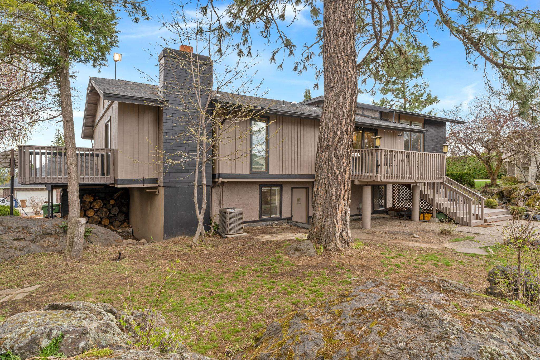 1012 S Carousel Ln
