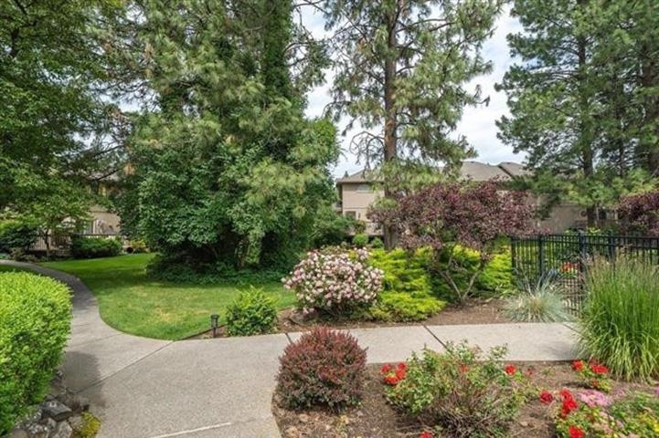1426 E Cambridge Ln