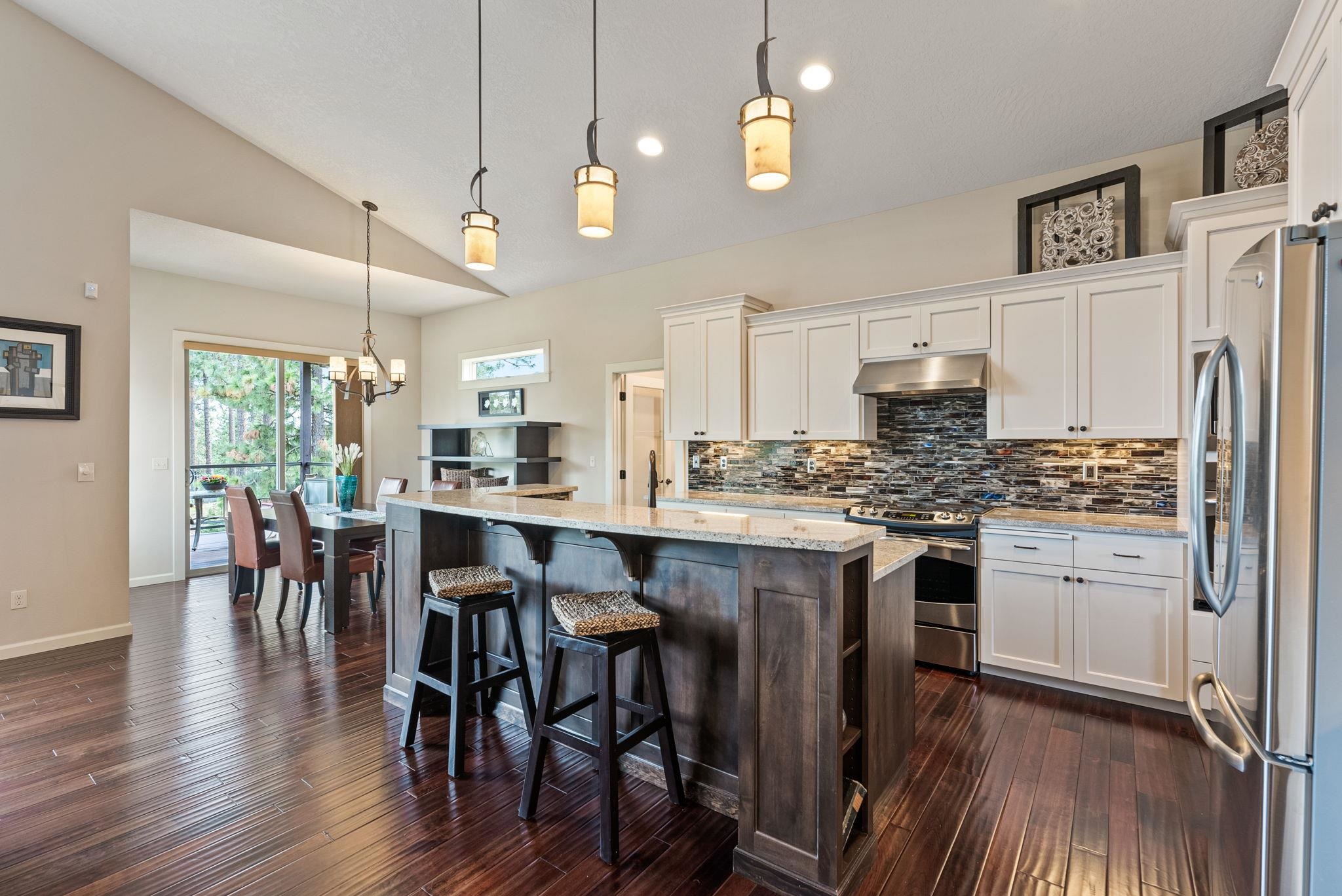 805 W Pheasant Bluff Ct