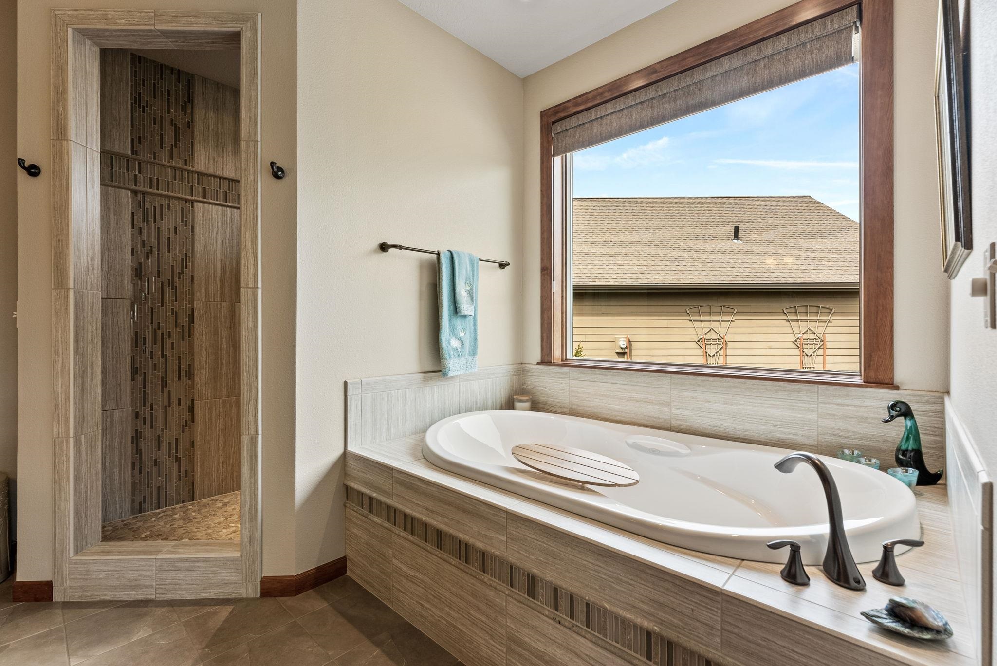 805 W Pheasant Bluff Ct