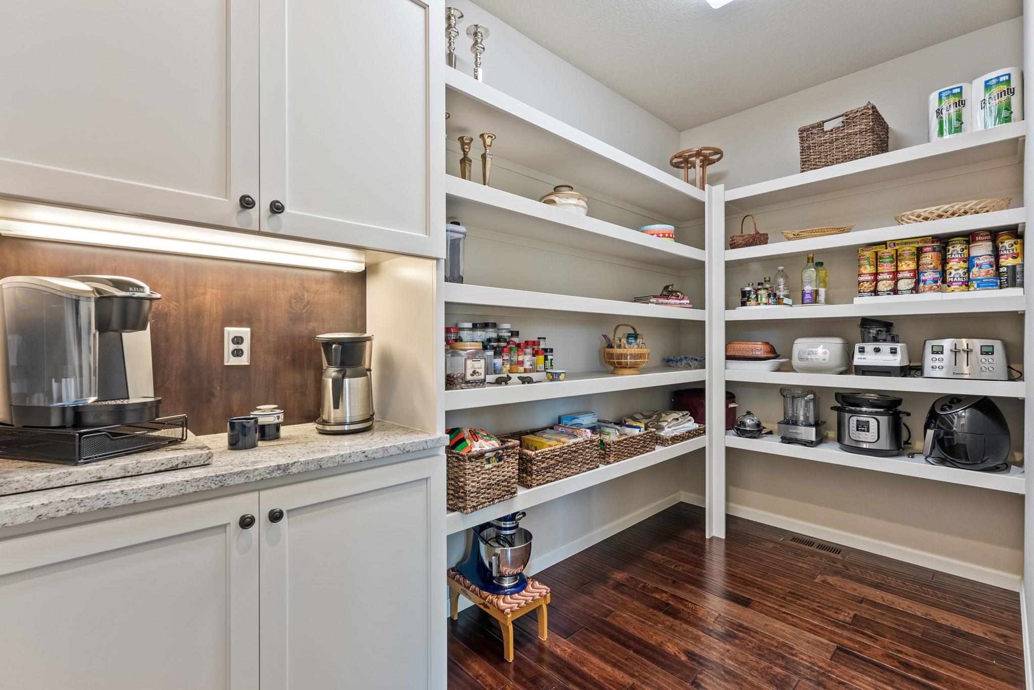 805 W Pheasant Bluff Ct