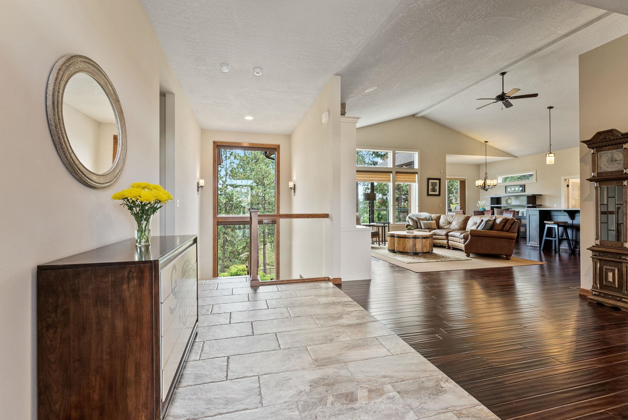 805 W Pheasant Bluff Ct