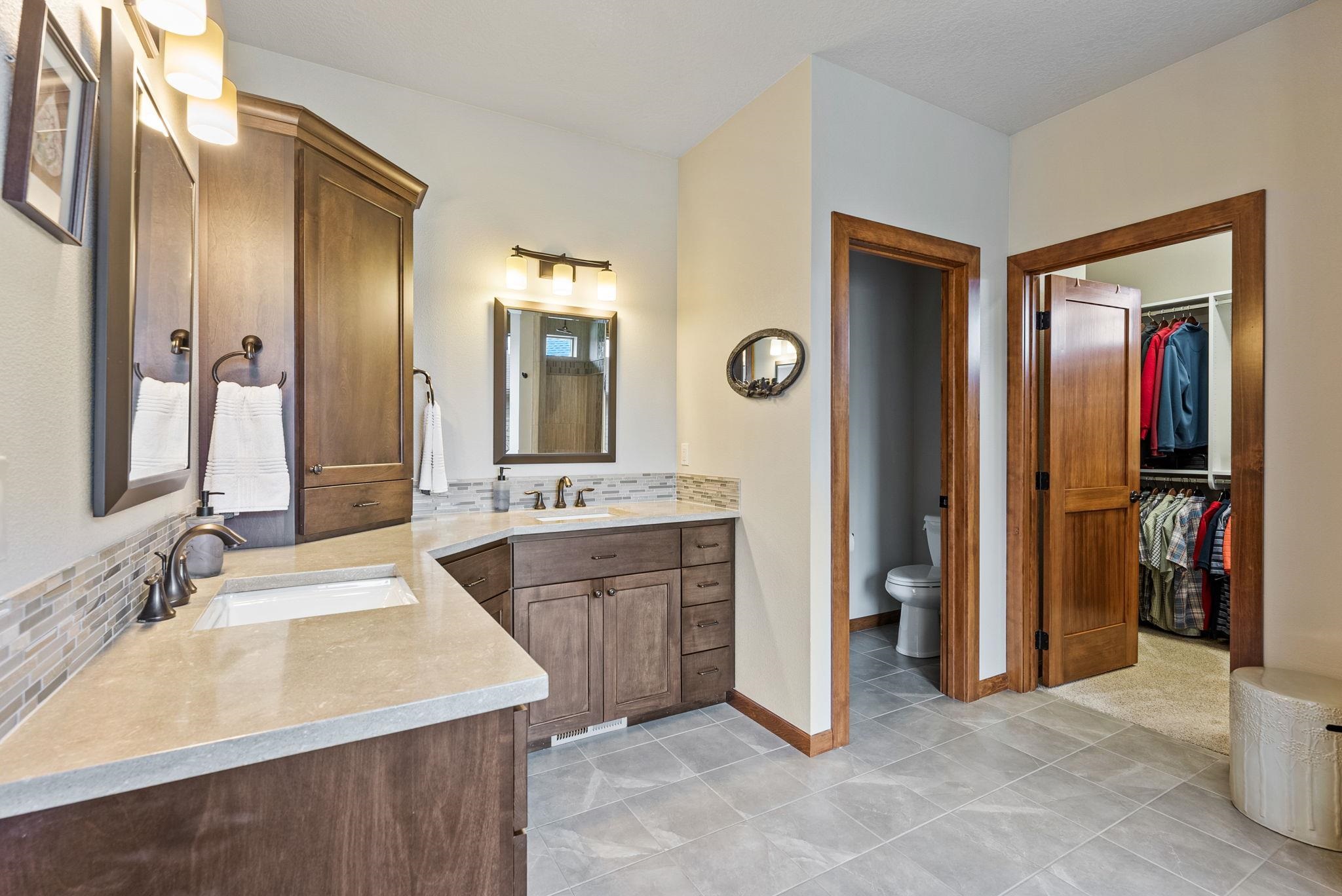 805 W Pheasant Bluff Ct