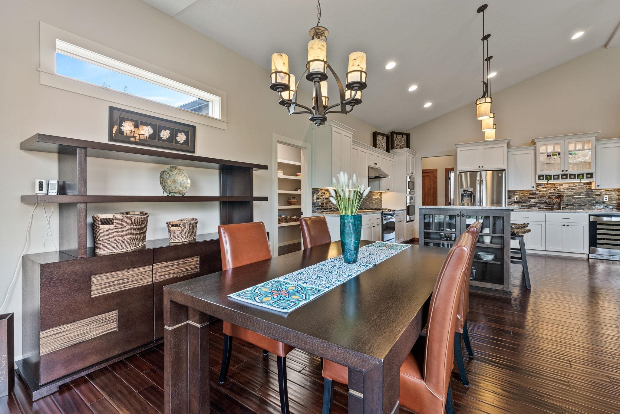 805 W Pheasant Bluff Ct