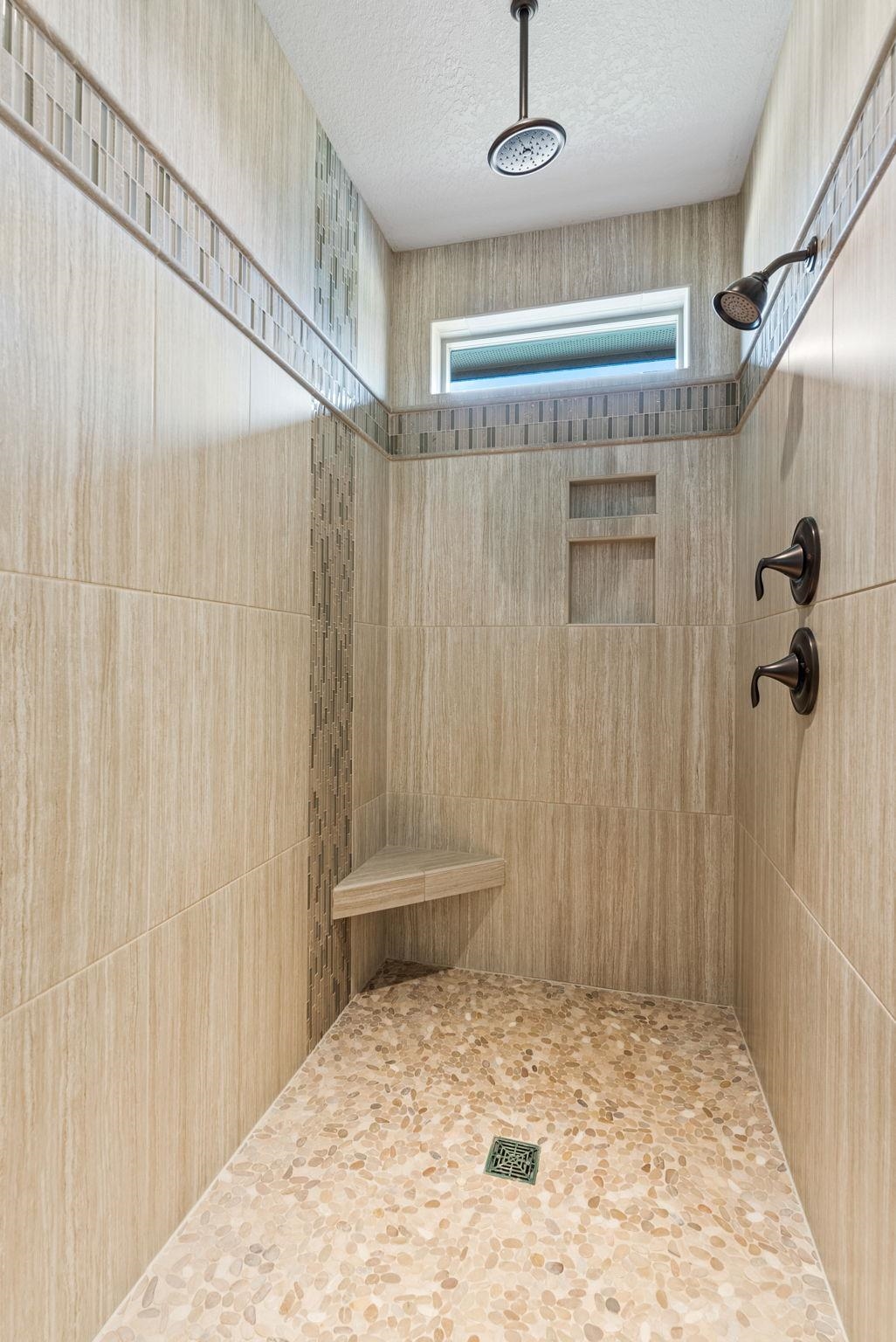 805 W Pheasant Bluff Ct