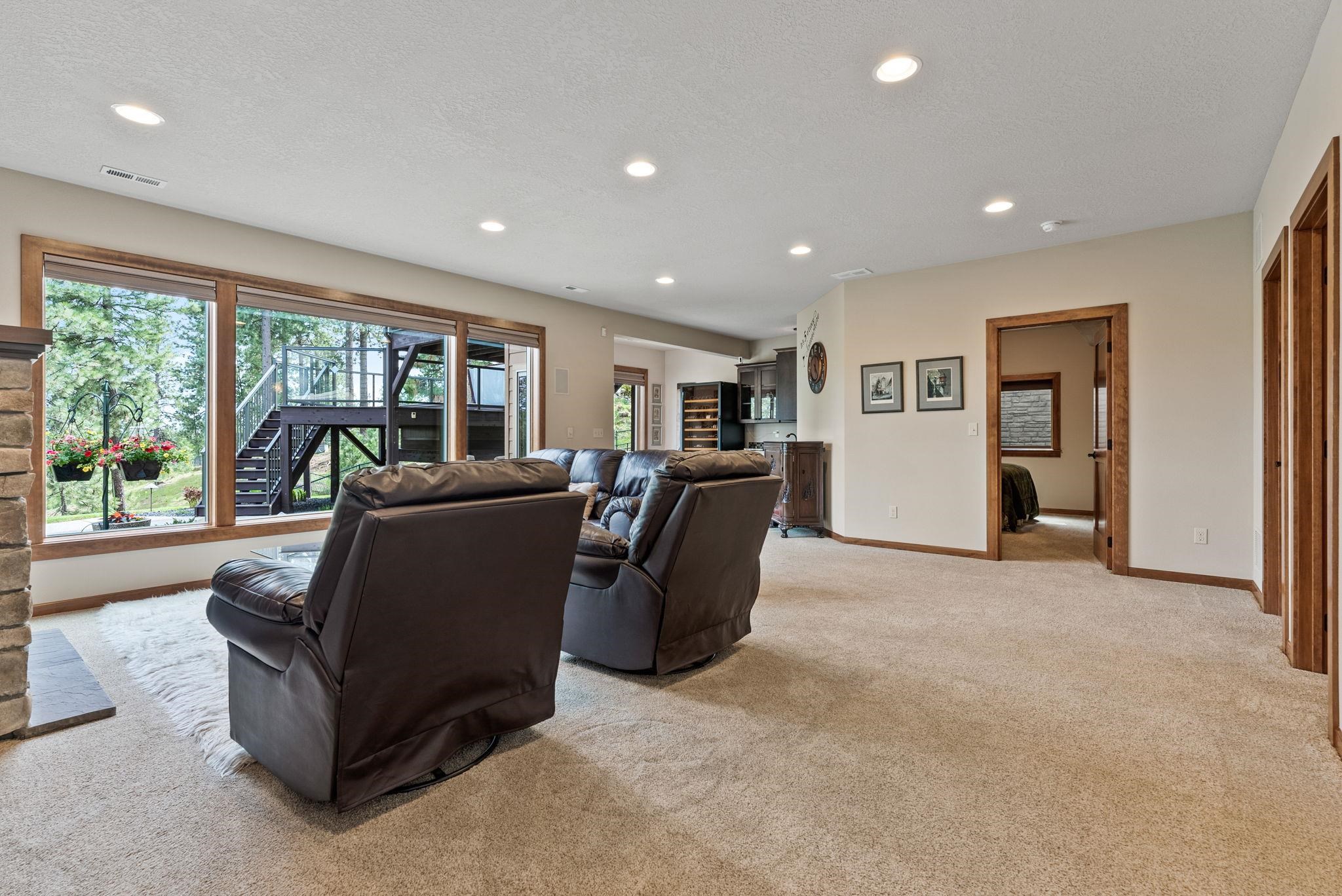 805 W Pheasant Bluff Ct