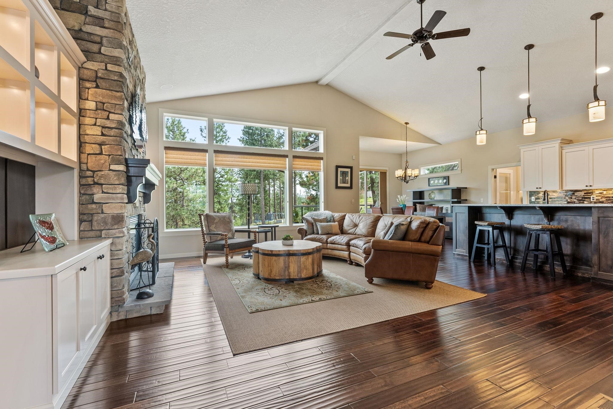 805 W Pheasant Bluff Ct