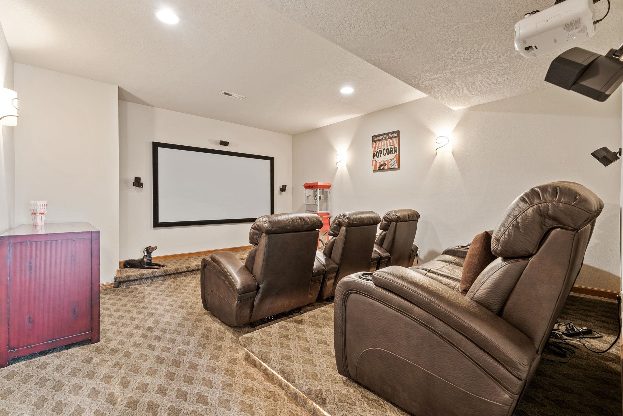 805 W Pheasant Bluff Ct