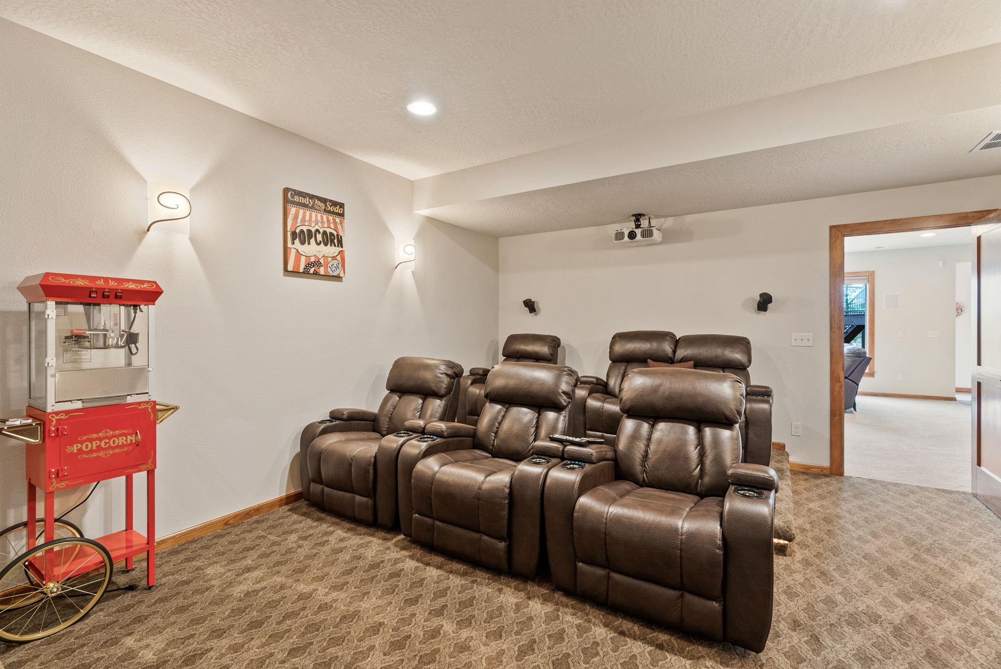 805 W Pheasant Bluff Ct