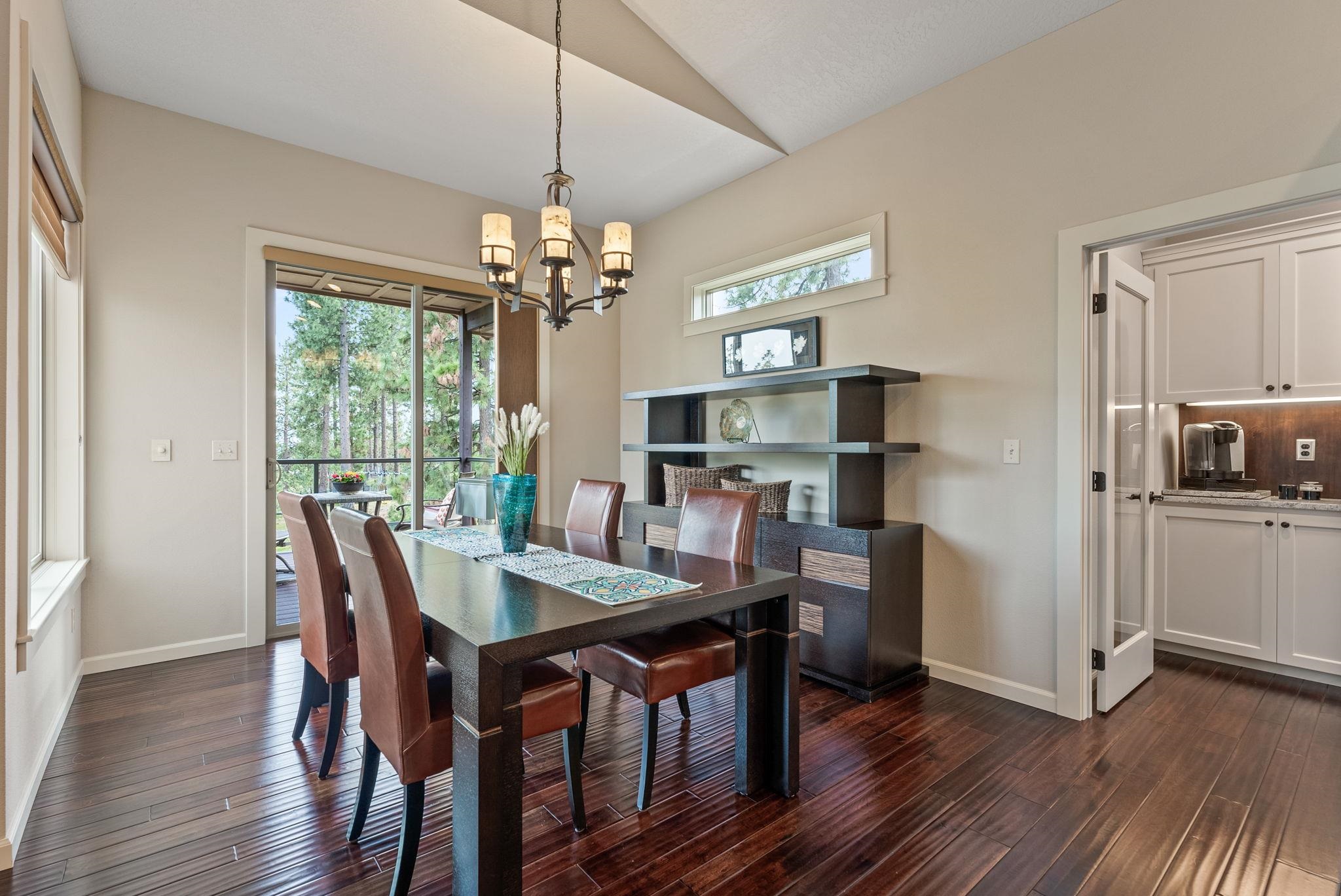 805 W Pheasant Bluff Ct