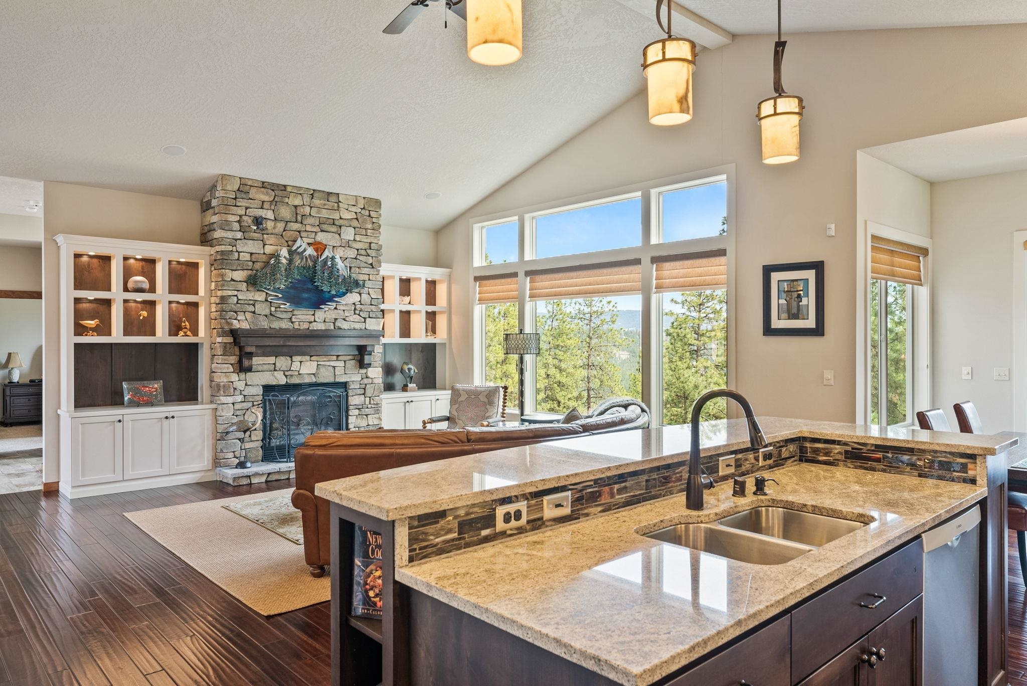 805 W Pheasant Bluff Ct