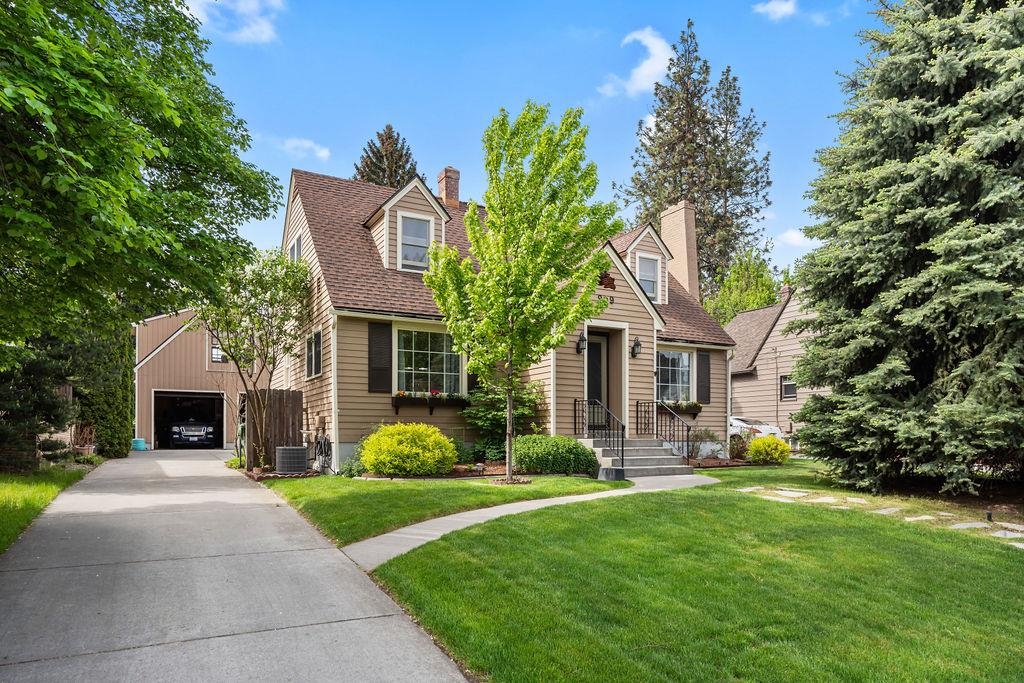 909 W 29th Ave