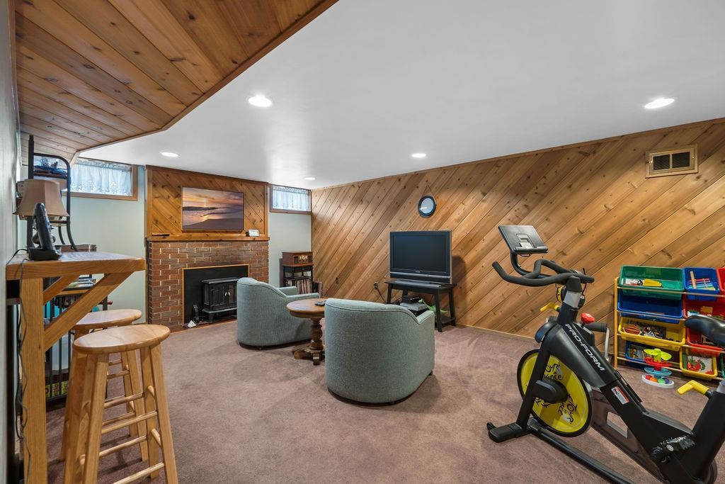 909 W 29th Ave