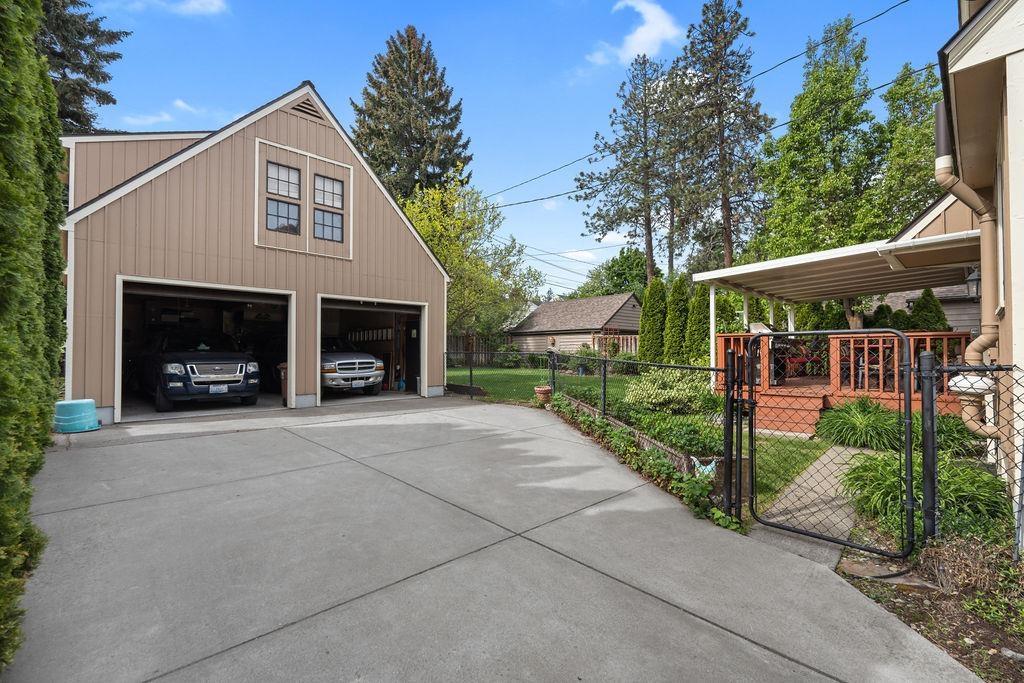 909 W 29th Ave