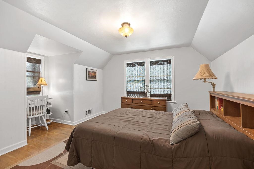 909 W 29th Ave