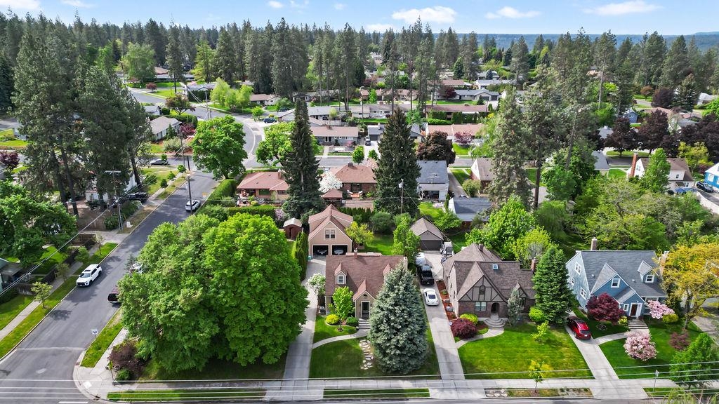909 W 29th Ave