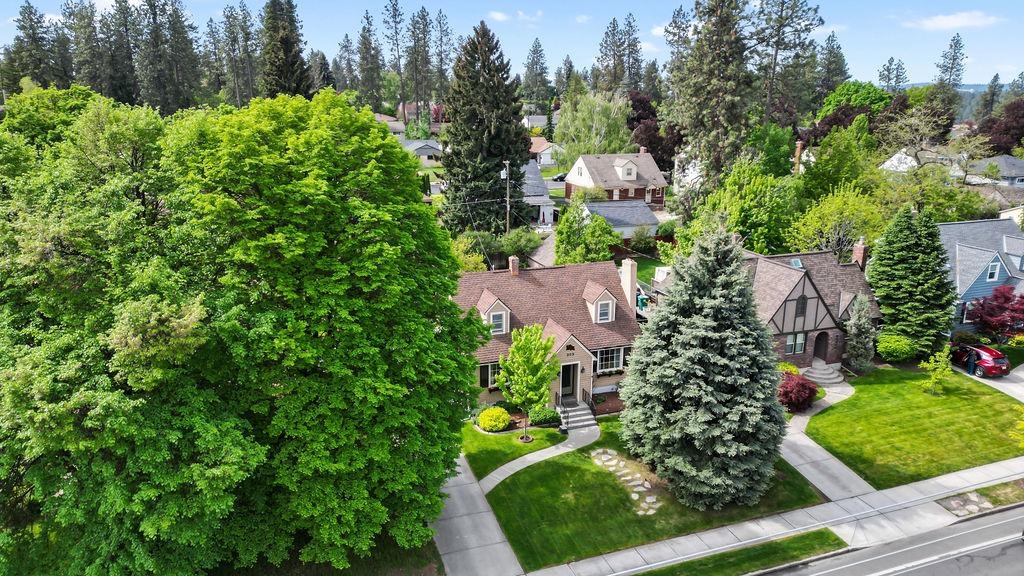 909 W 29th Ave