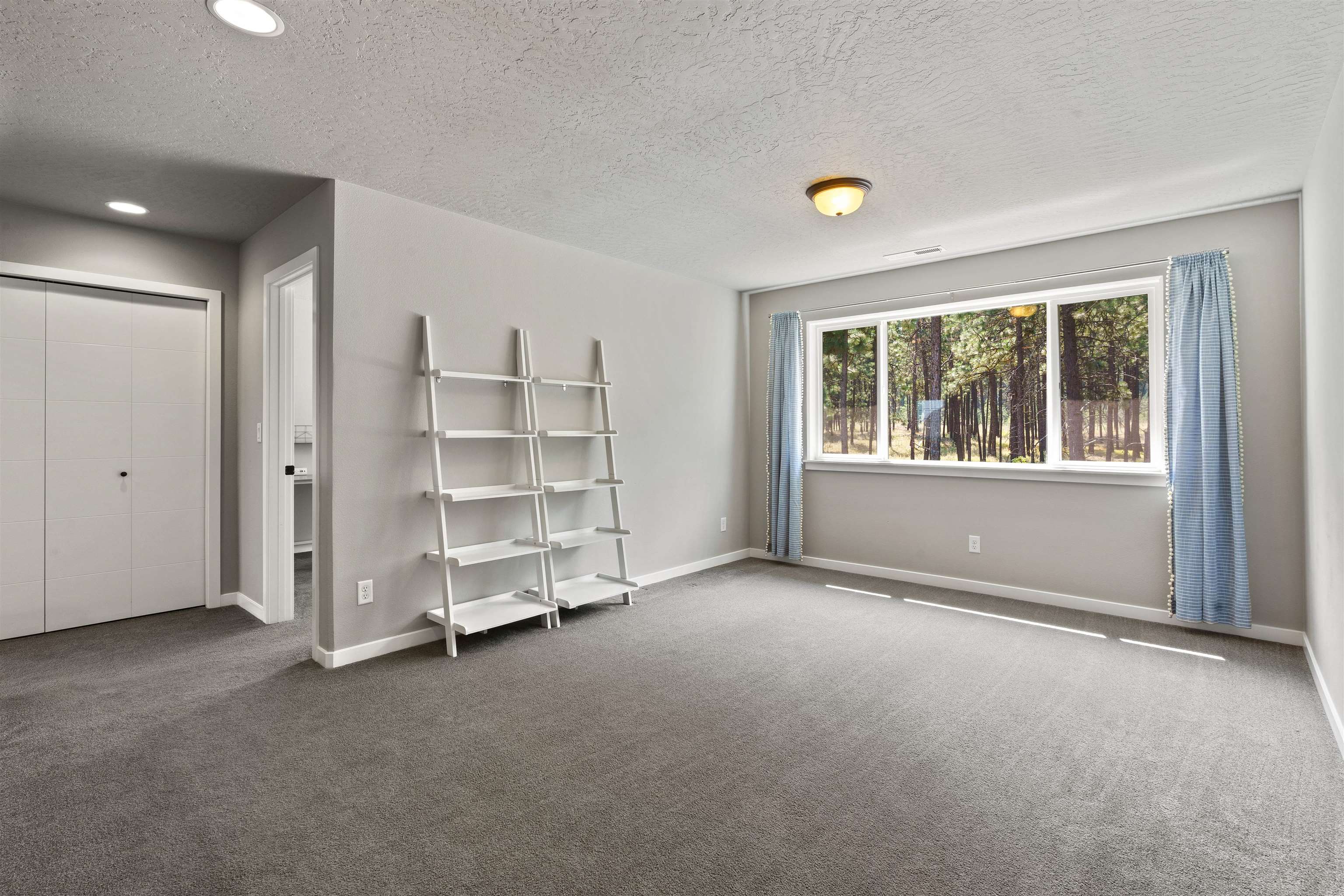 1009 W Siena Peak Dr