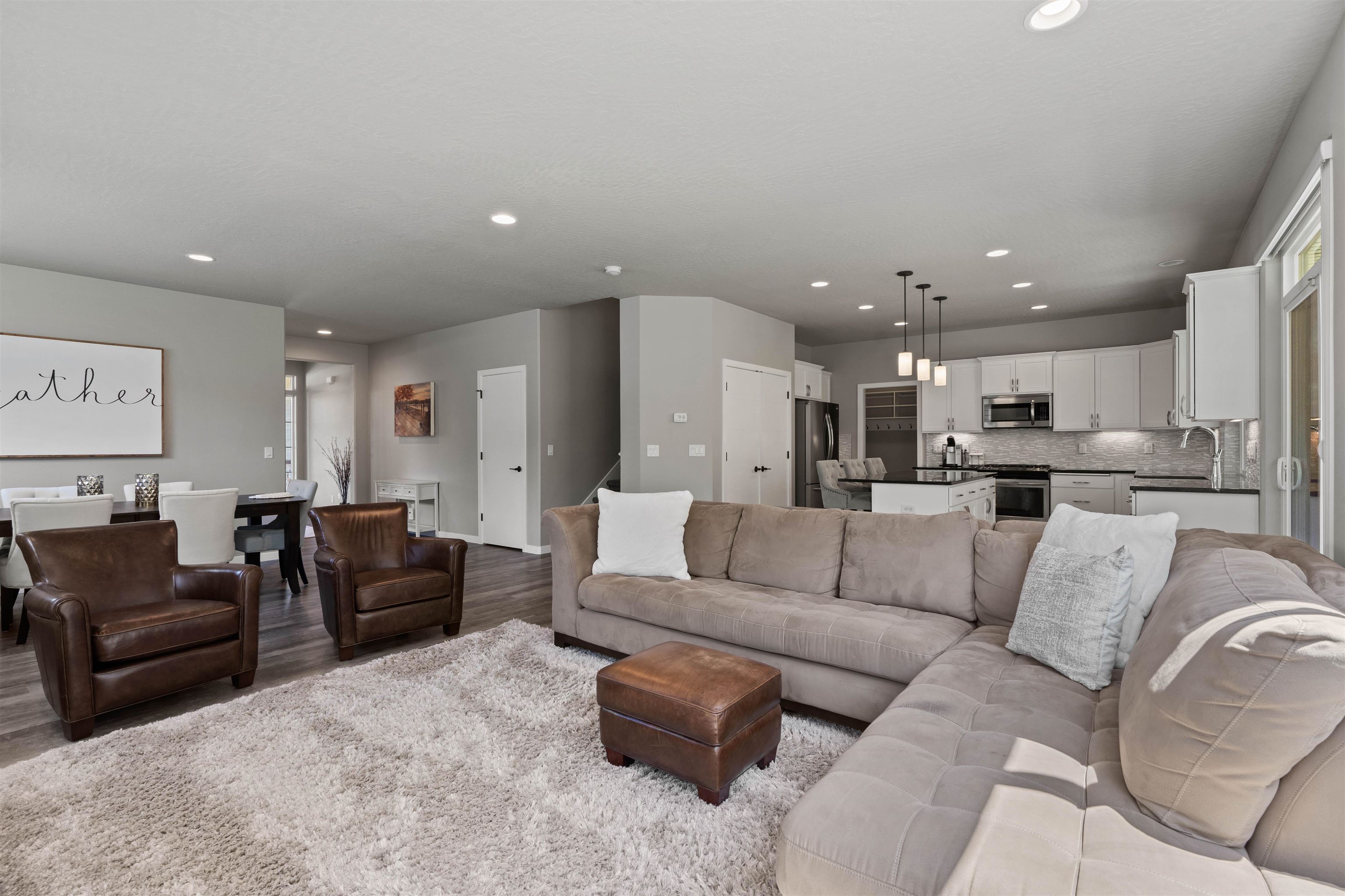 1009 W Siena Peak Dr