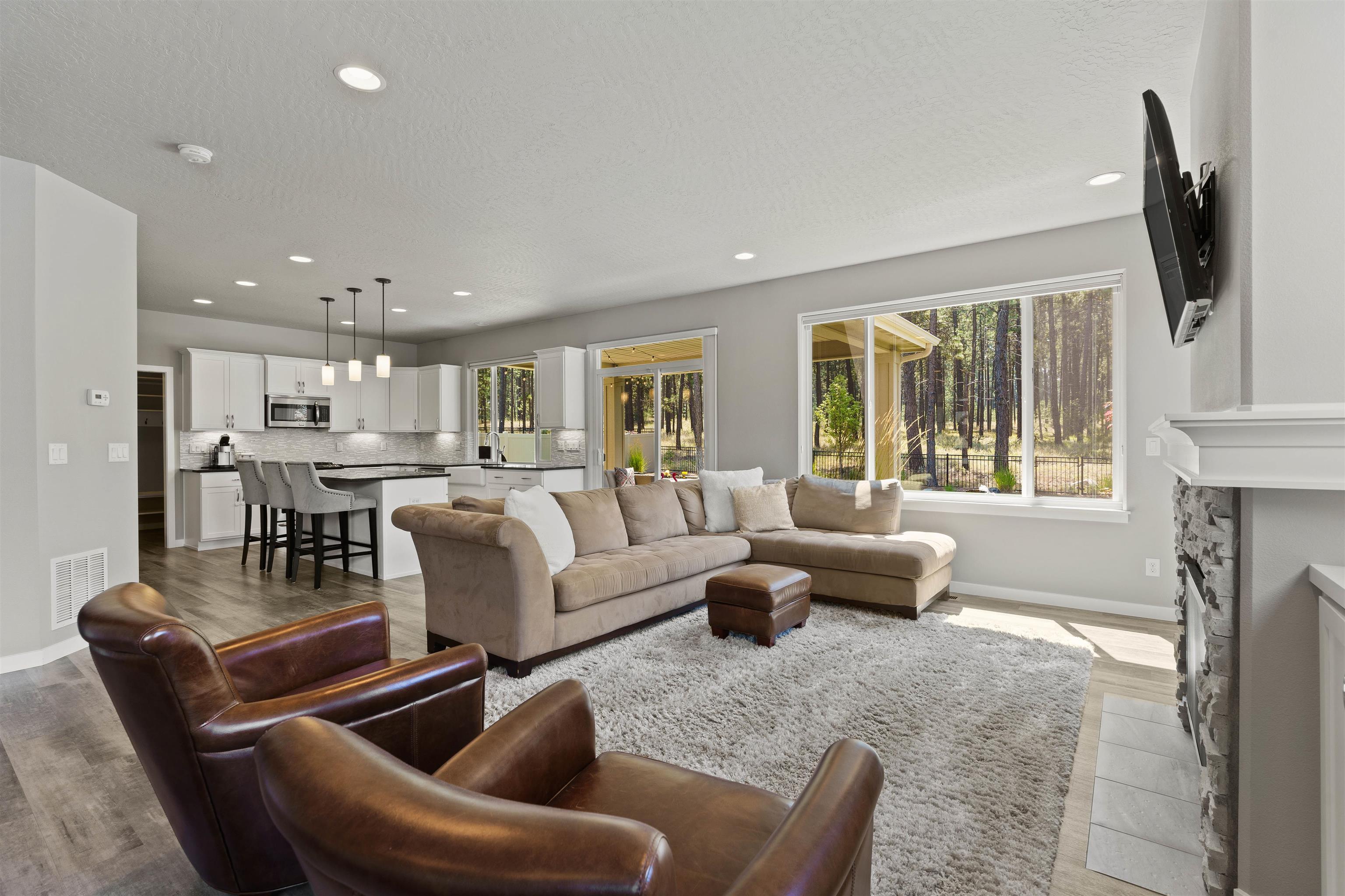 1009 W Siena Peak Dr